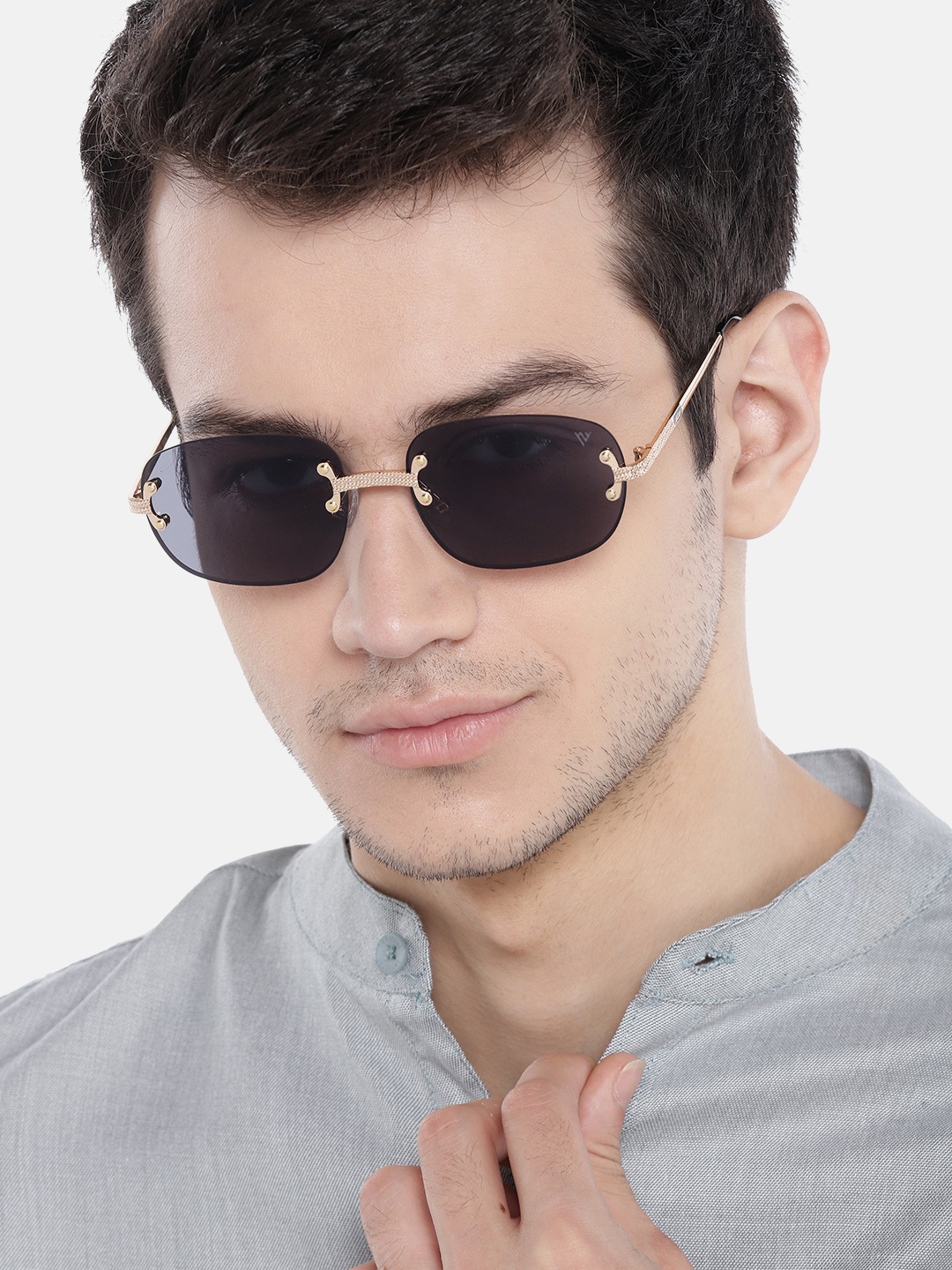 

Voyage Unisex Black Lens & Gold-Toned Sunglasses with UV Protected Lens 17350MG3610-