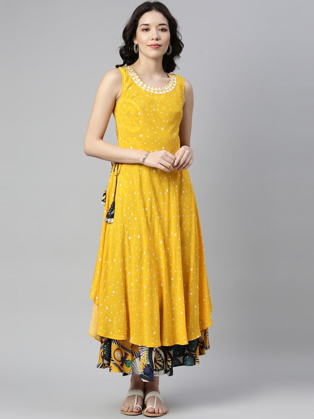 

Neerus Women Yellow Geometric Embroidered Floral Anarkali Kurta