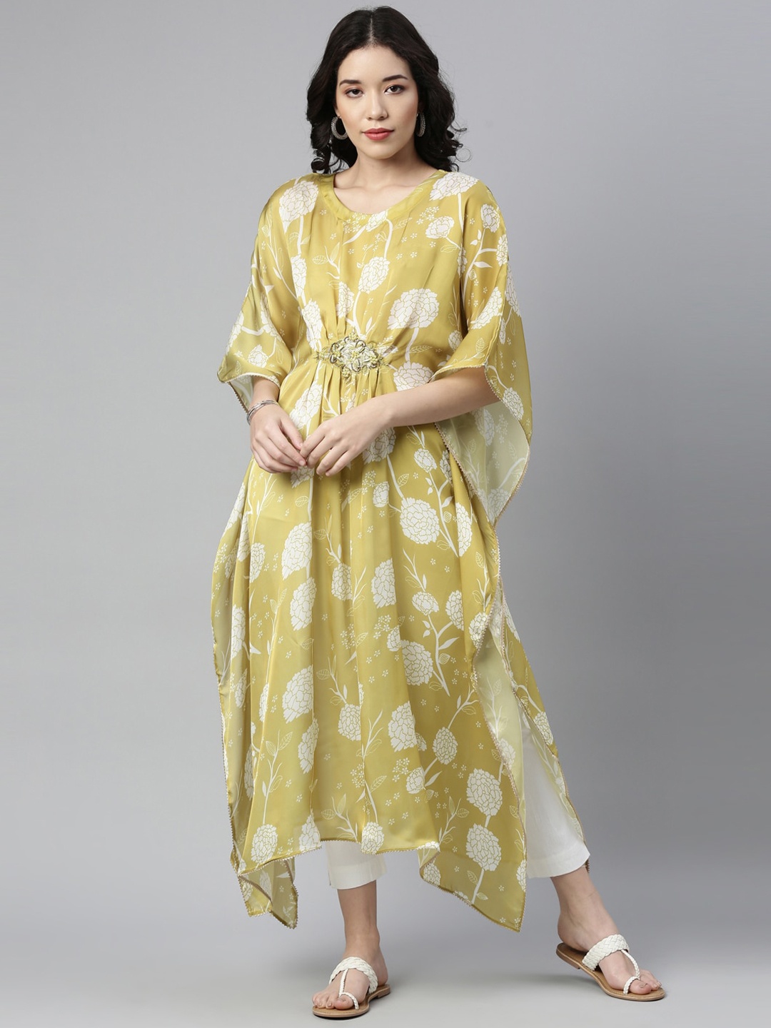 

Neerus Women Green & Off White Floral Printed Flared Sleeves Floral Kaftan Kurta