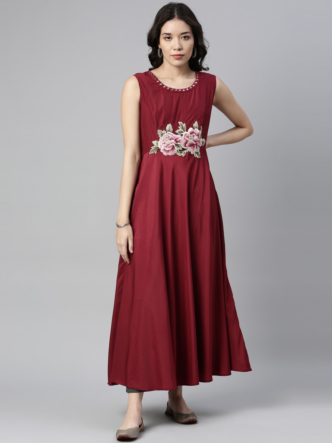 

Neerus Women Maroon Floral Embroidered Thread Work Floral Anarkali Cotton Kurta