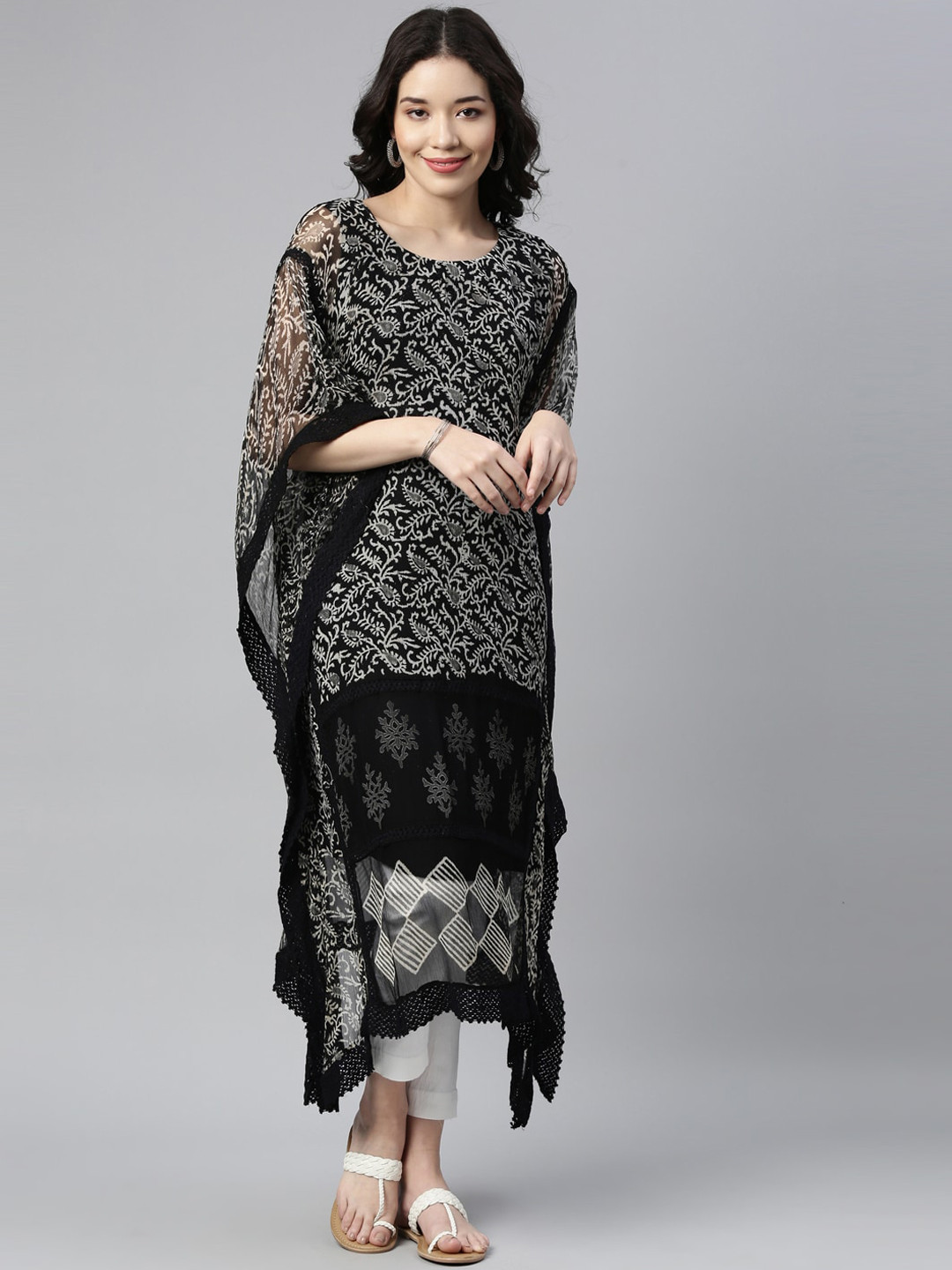 

Neerus Women Black & White Paisley Printed Kaftan Kurta