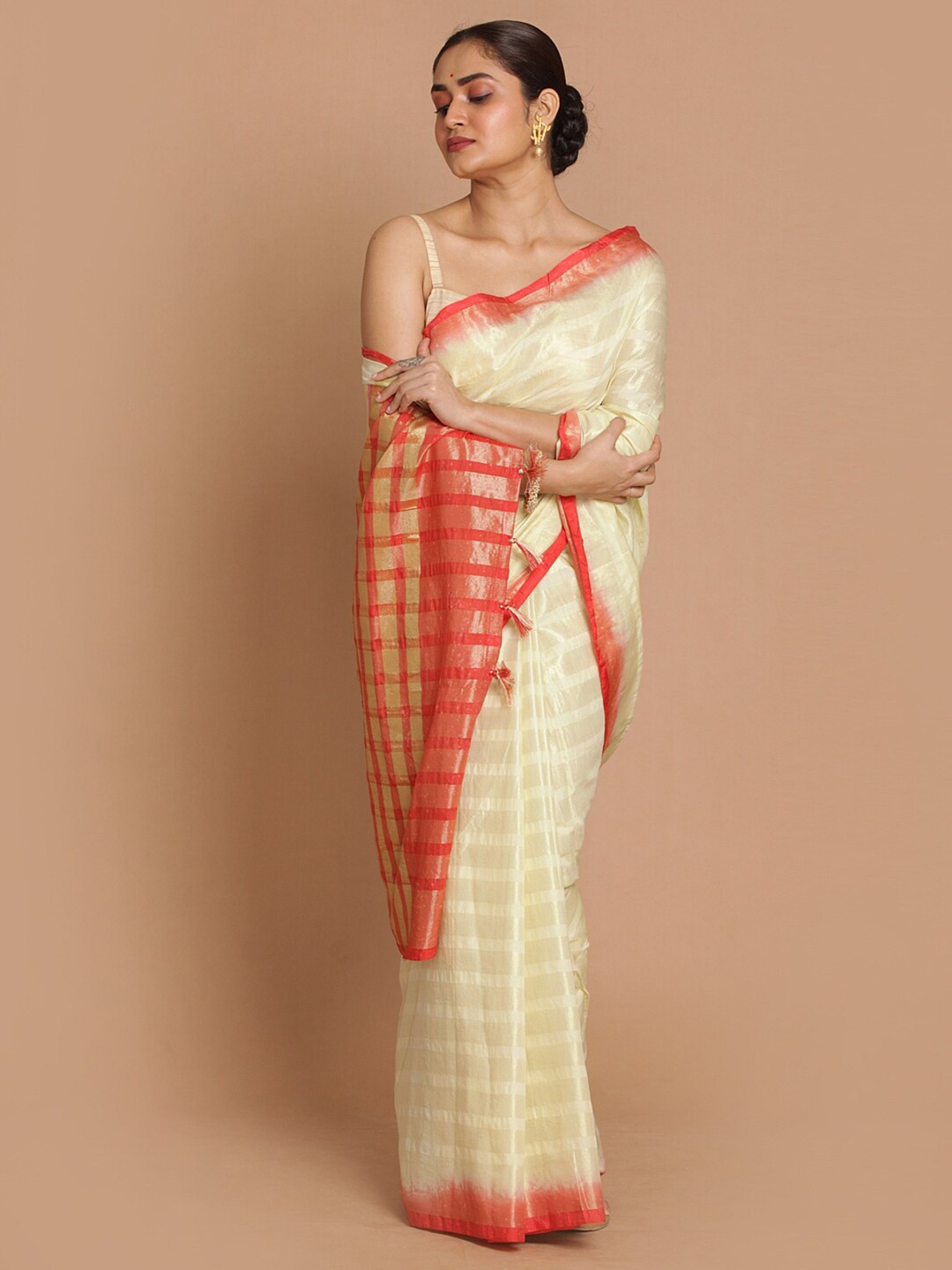 

Indethnic Cream-Coloured Checked Zari Banarasi Saree
