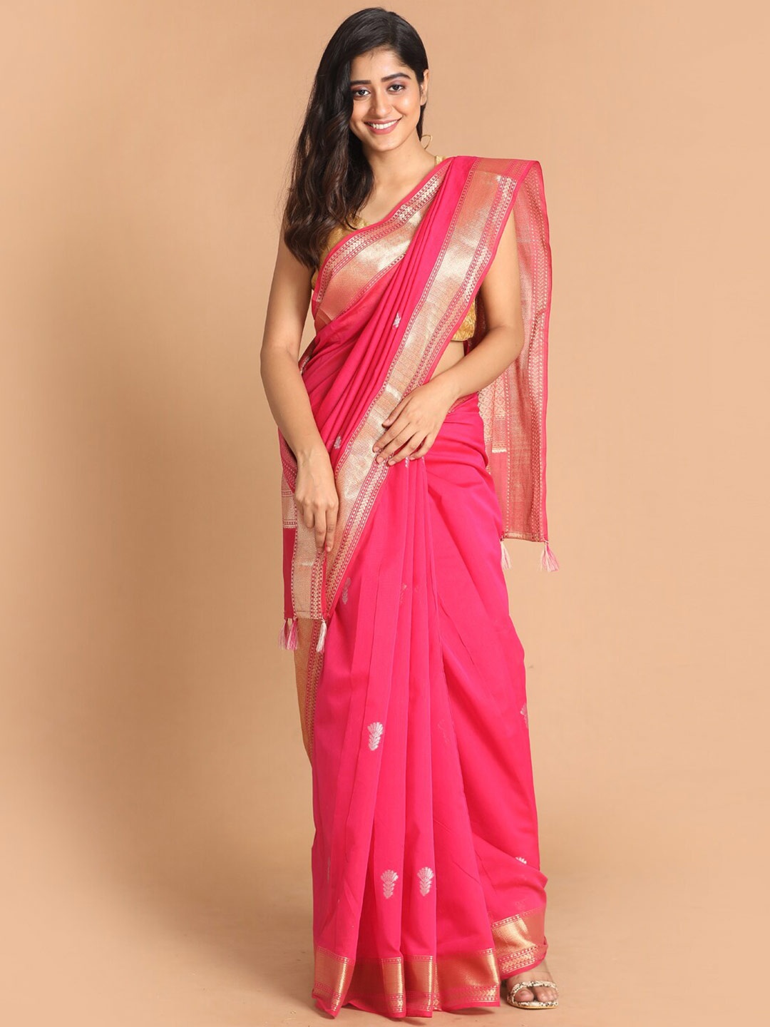 

Indethnic Magenta & Gold-Toned Woven Design Zari Banarasi Saree