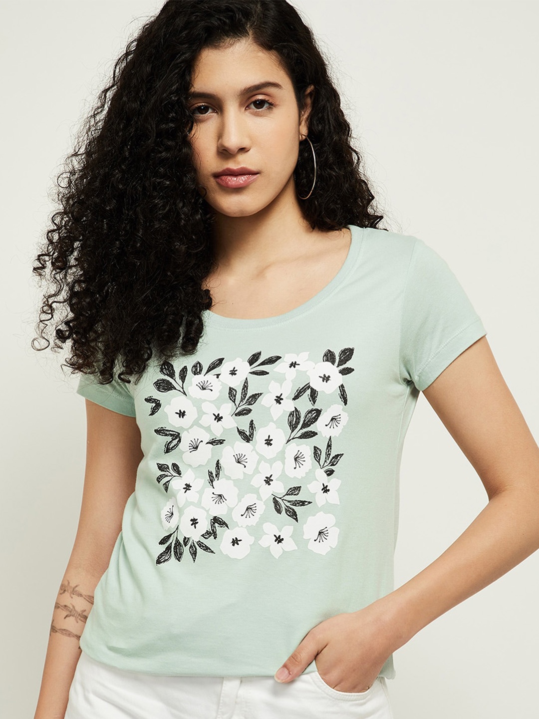 

max Women Green & White Floral Printed T-shirt