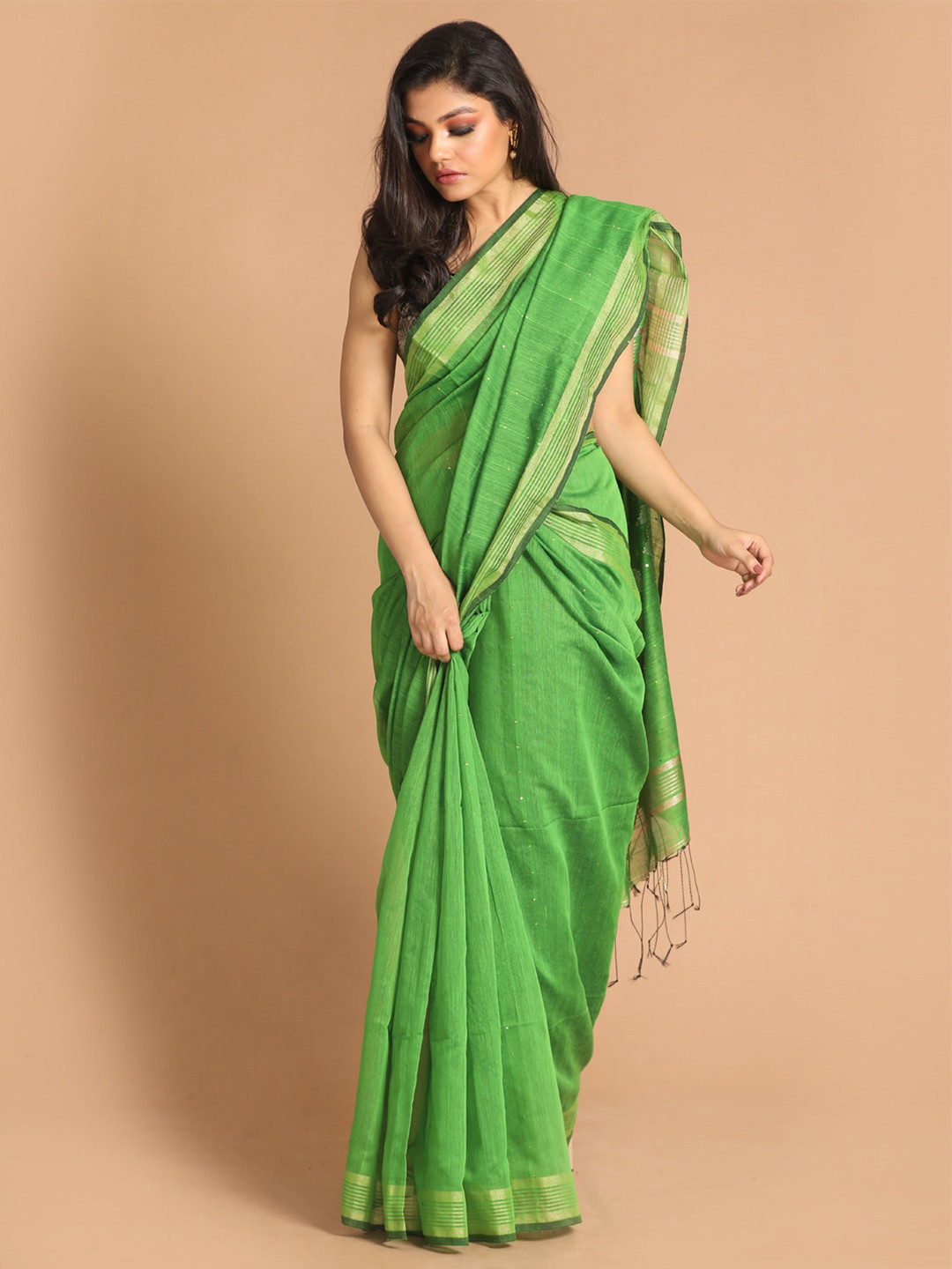 

Indethnic Green & Gold-Toned Woven Design Zari Jamdani Saree