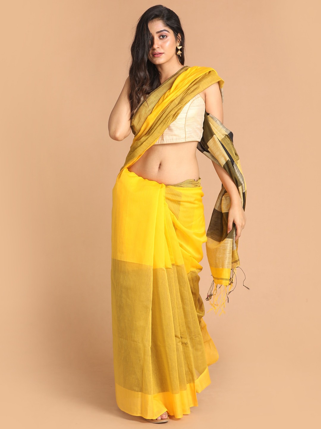 

Indethnic Yellow & Black Jamdani Saree