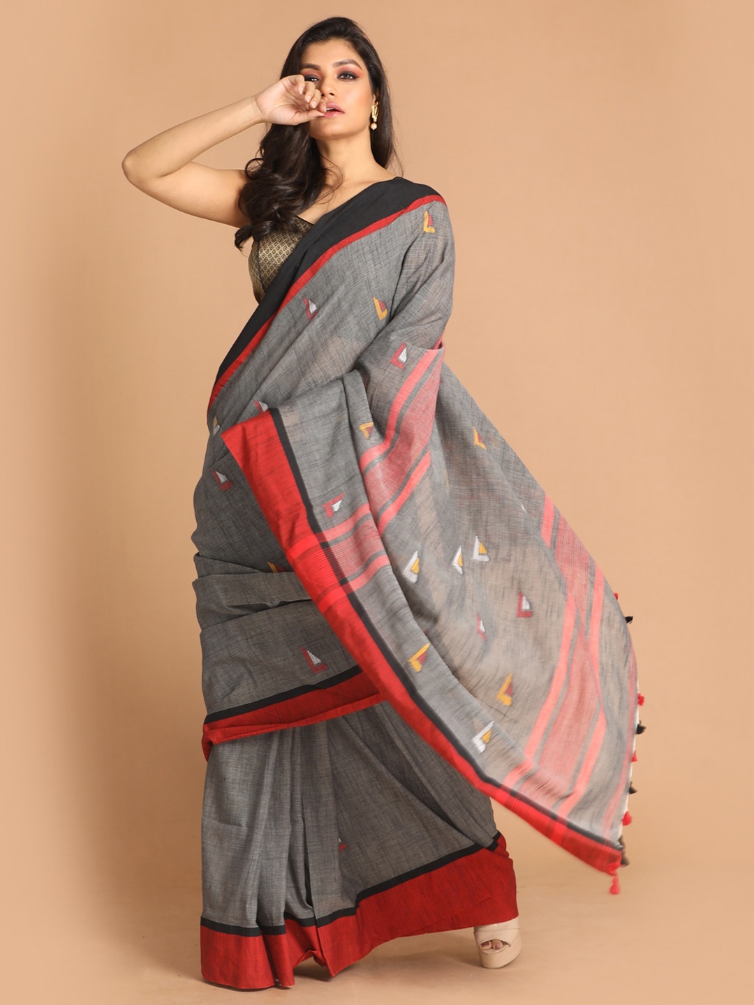 

Indethnic Women Grey Woven Design Pure Cotton Jamdani Saree