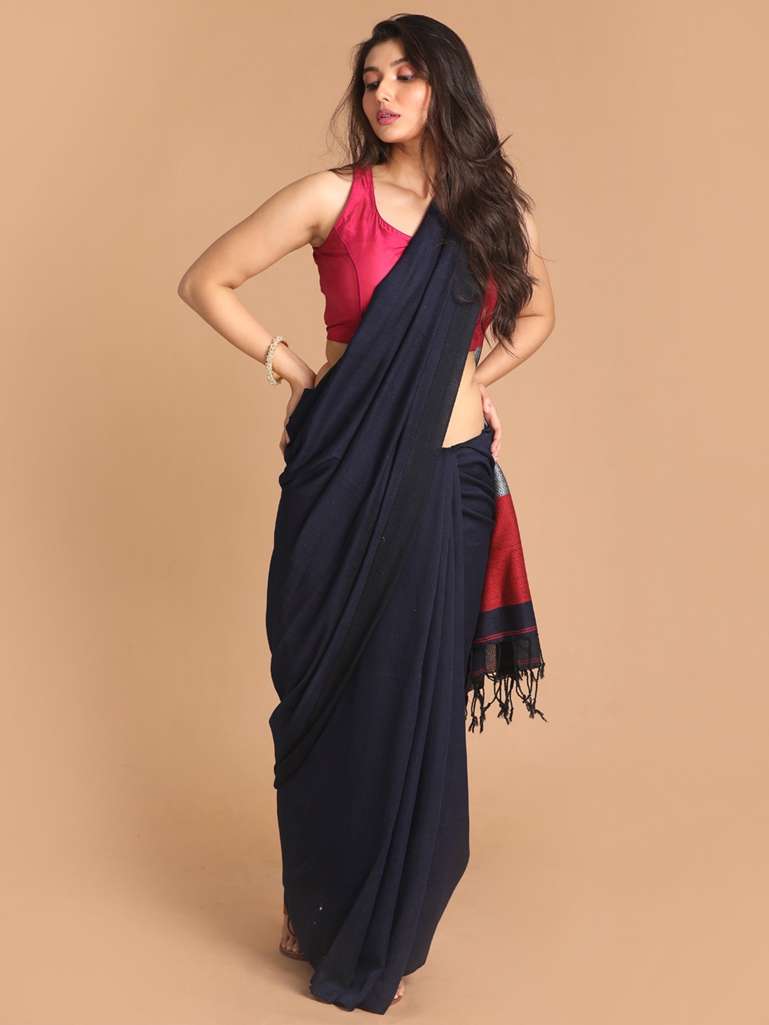 

Indethnic Navy Blue & Maroon Pure Cotton Jamdani Saree