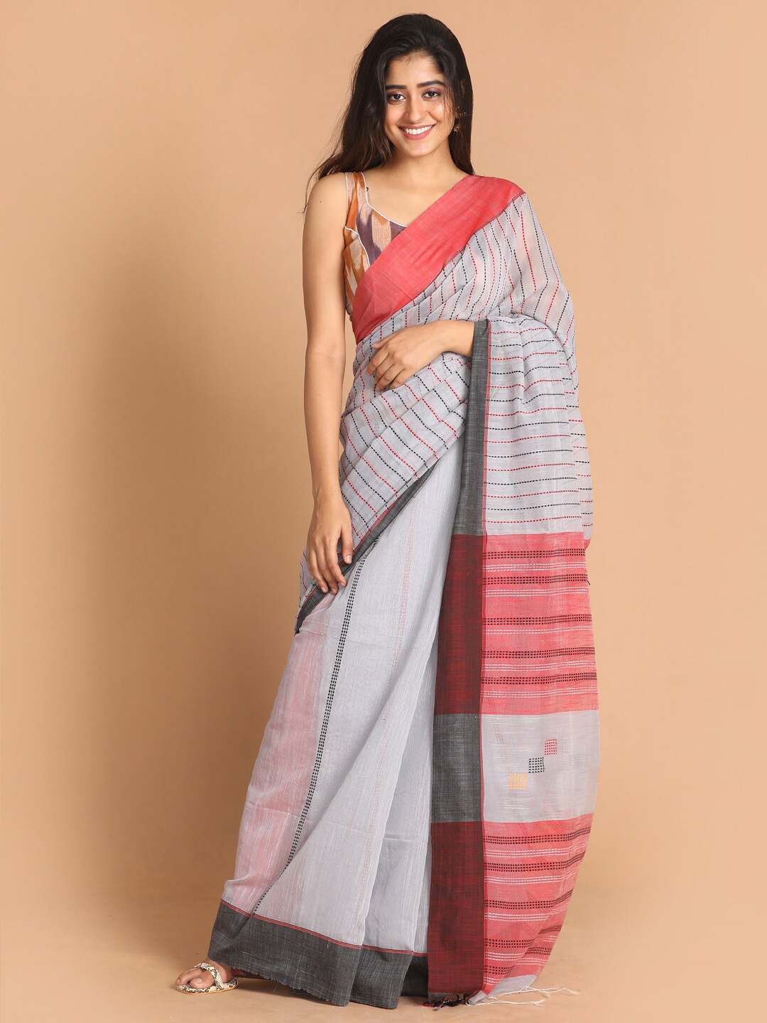 

Indethnic Silver-Toned & Pink Striped Jamdani Saree