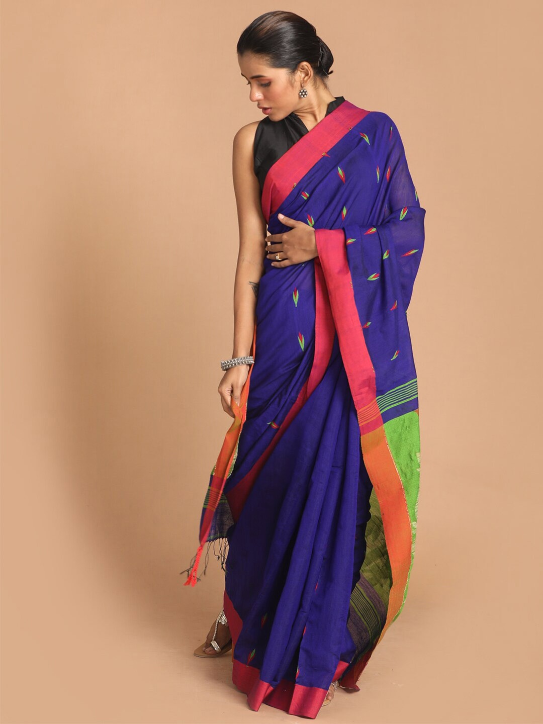 

Indethnic Blue & Red Floral Jamdani Saree