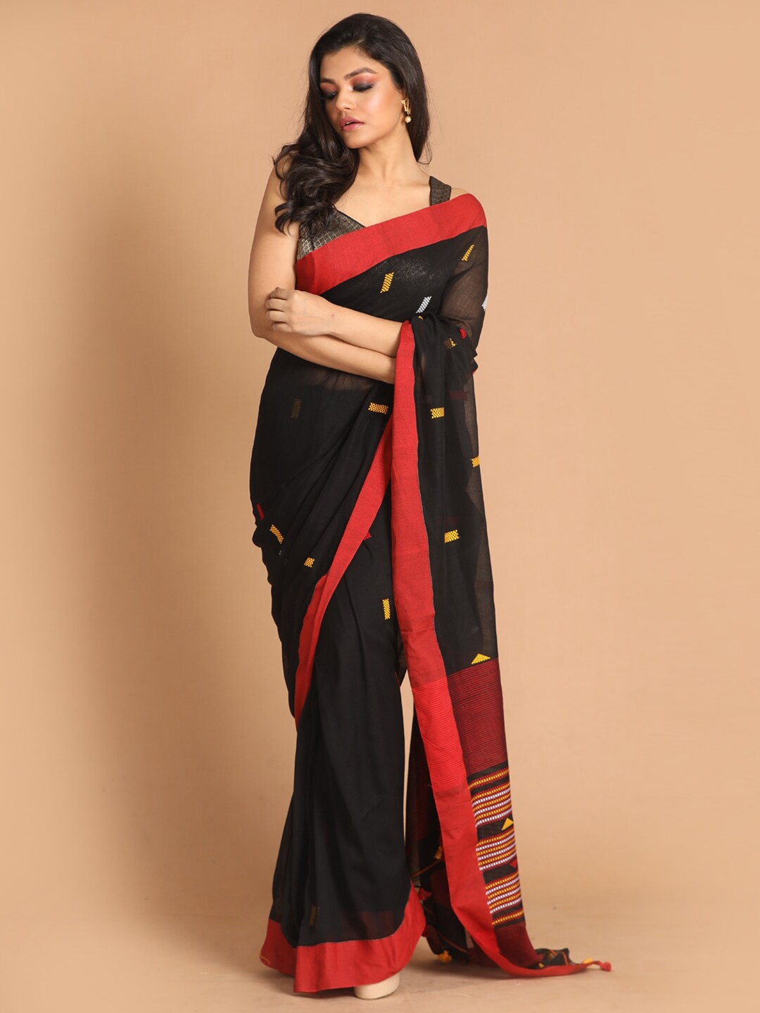 

Indethnic Black & Red Woven Design Pure Cotton Jamdani Saree