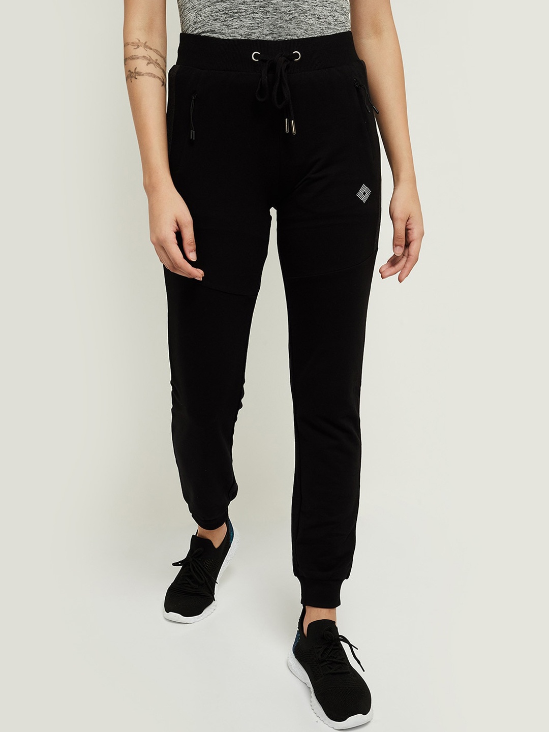 

max Women Black Solid Pure Cotton Joggers