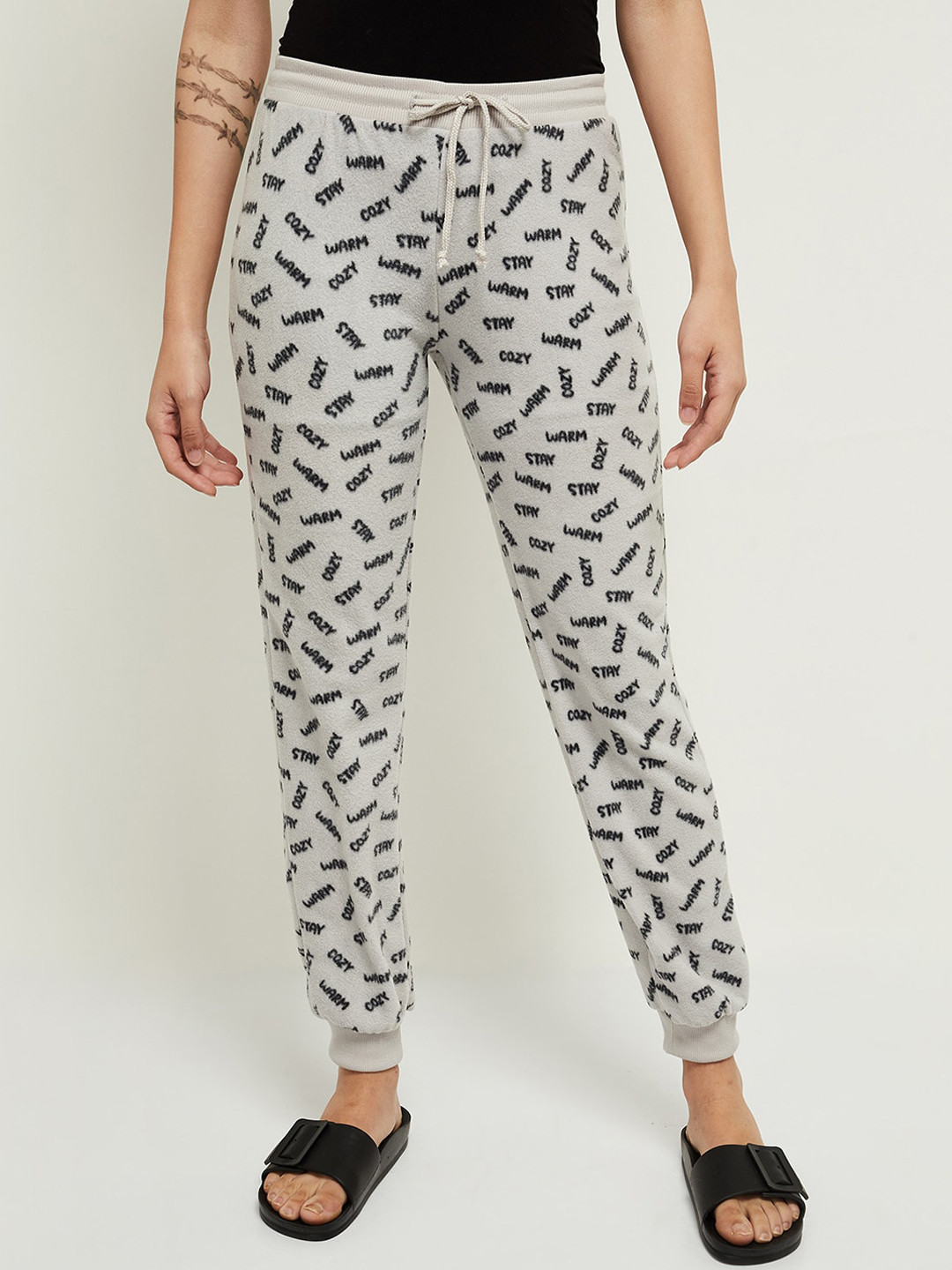 

max Women Grey Printed Joggers