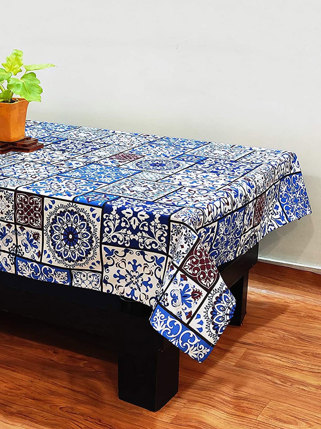 

STITCHNEST Blue & White Printed Cotton 4-Seater Table Cover
