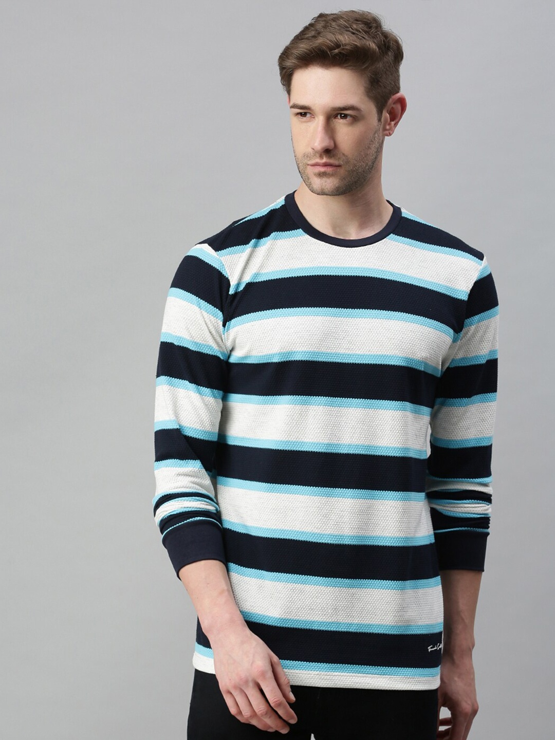 

SHOWOFF Men White Striped Sweatshirt