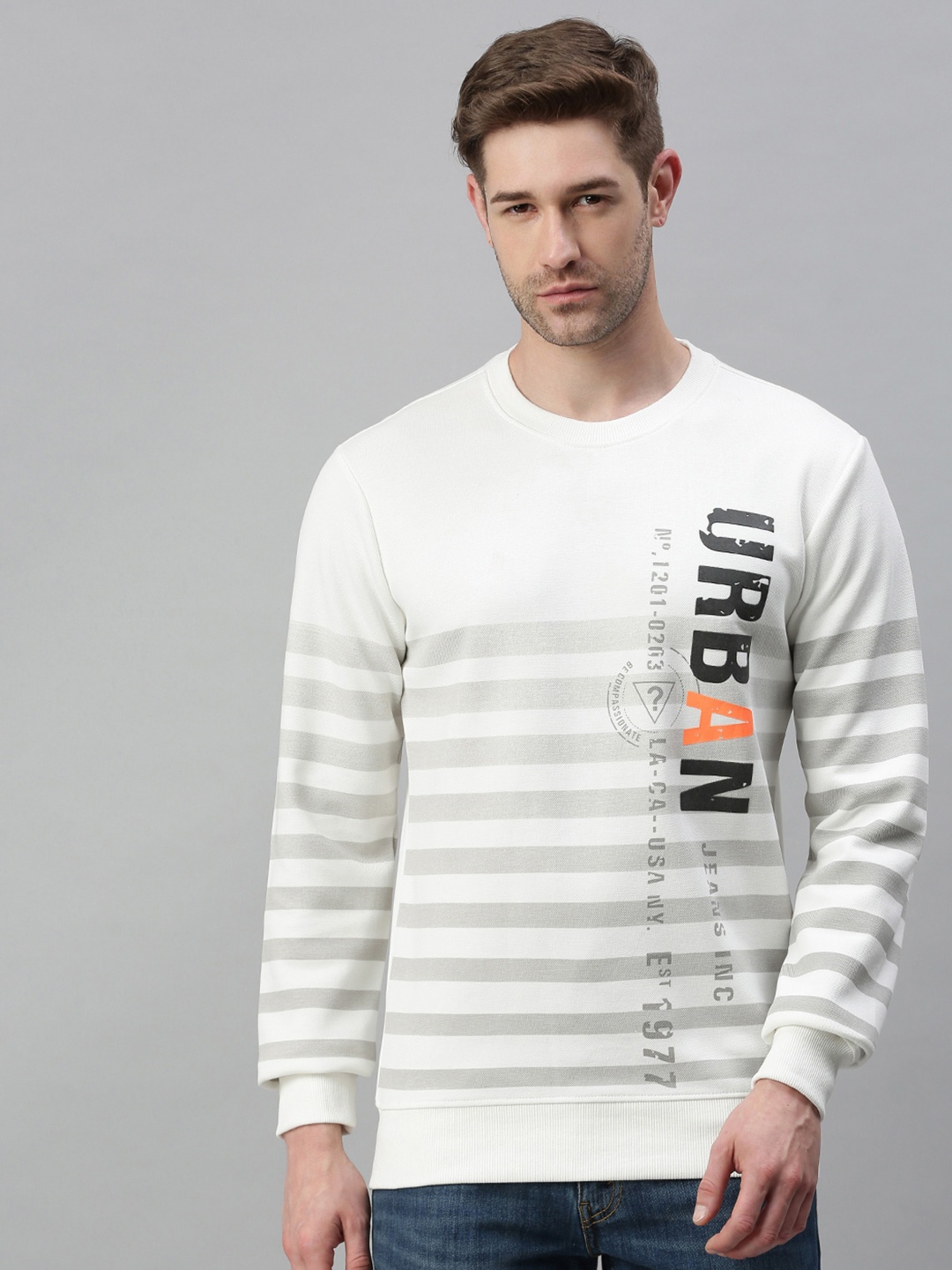 

SHOWOFF Men White Striped Sweatshirt