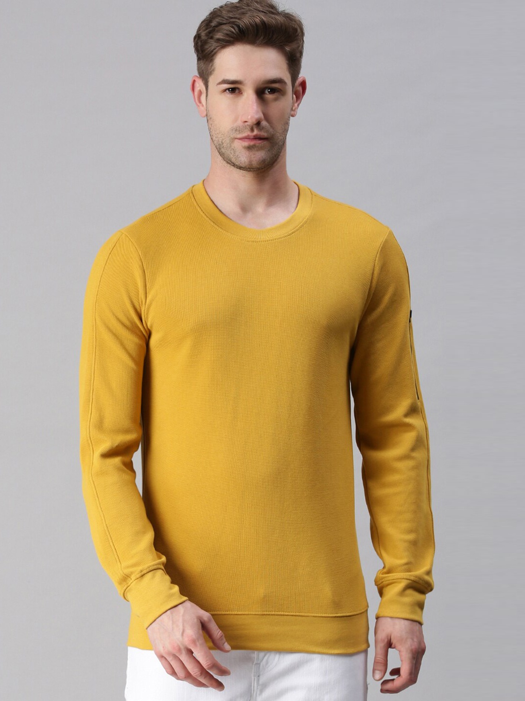 

SHOWOFF Men Yellow Solid Cotton Sweatshirt