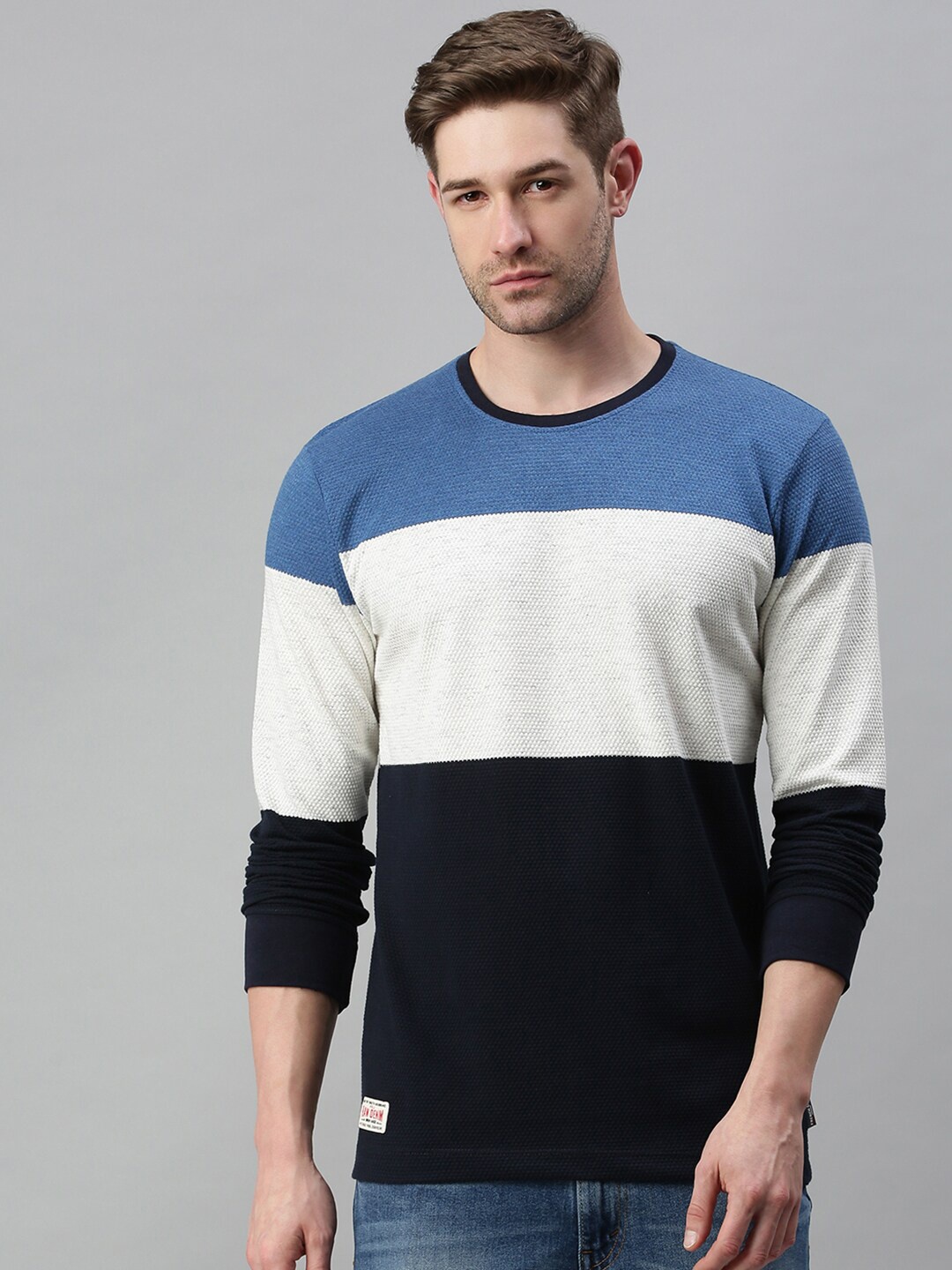 

SHOWOFF Men White Colourblocked Cotton Sweatshirt