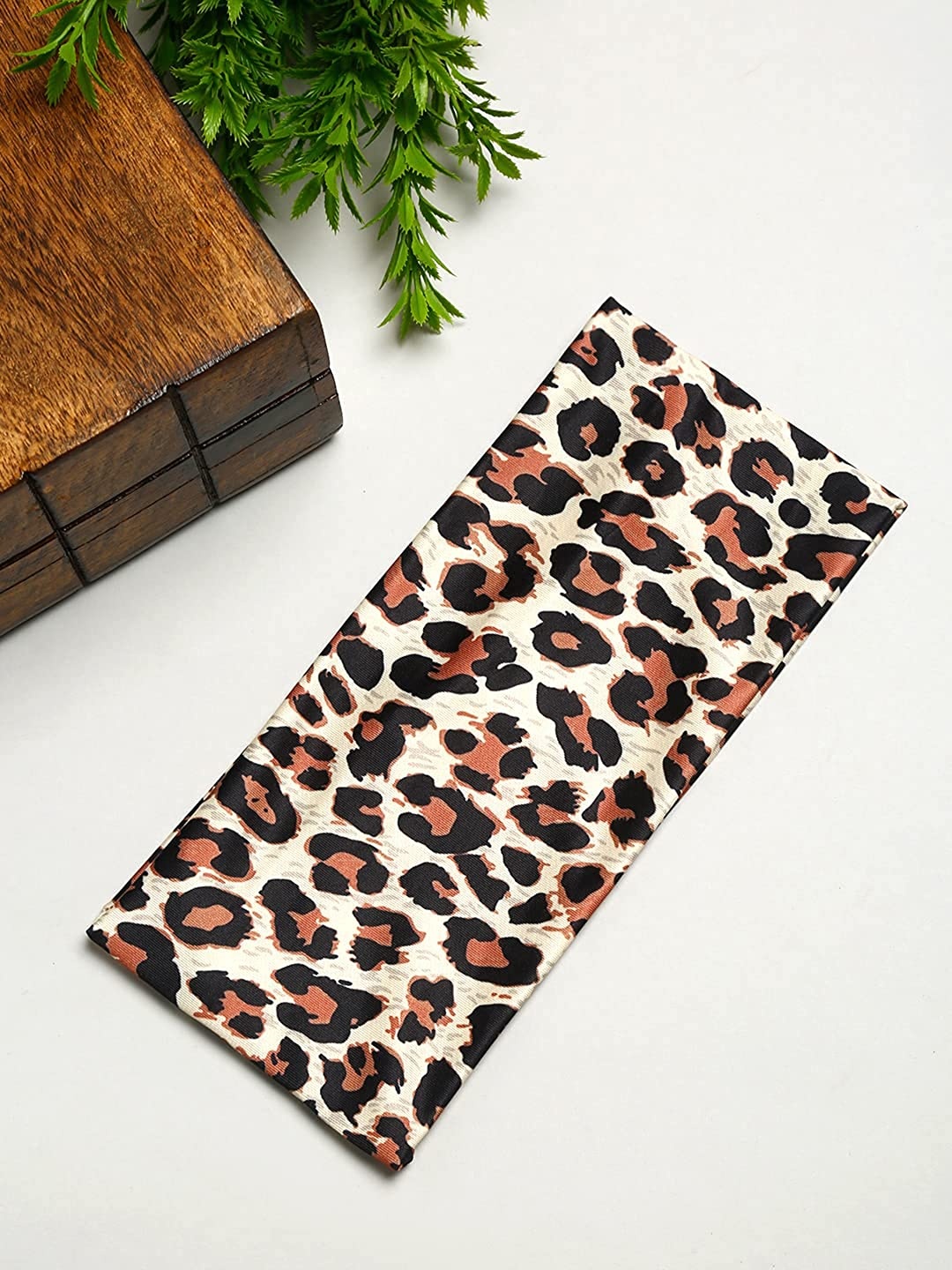 

Yellow Chimes Women Brown & Black Animal Printed Hairband