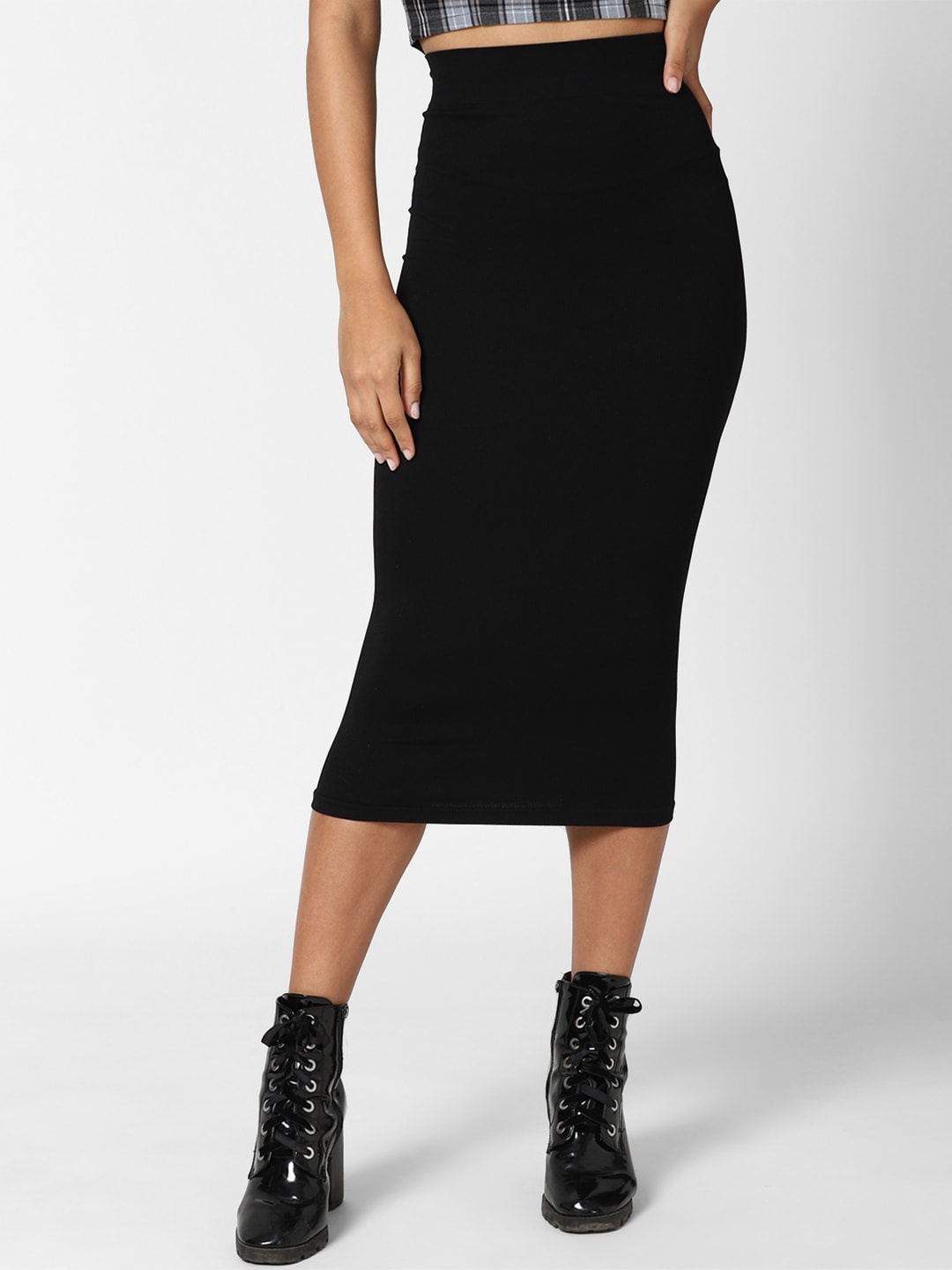 

FOREVER 21 Women Black Solid Midi Pencil Skirt