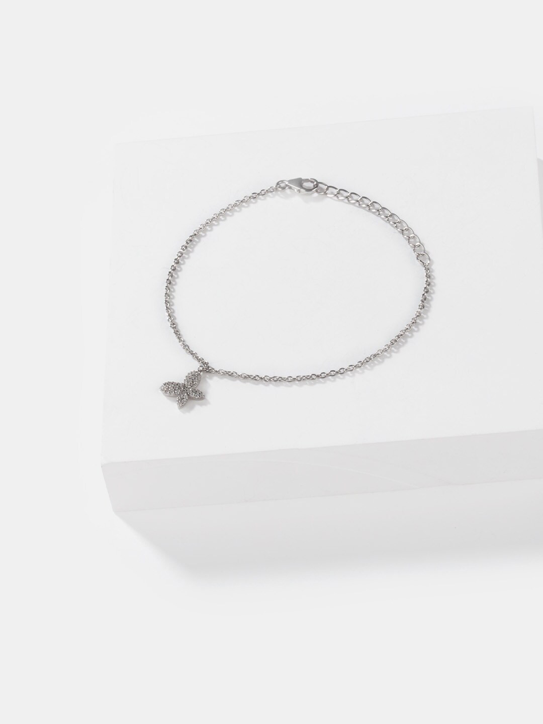 

SHAYA Women Silver-Toned Silver Link Bracelet