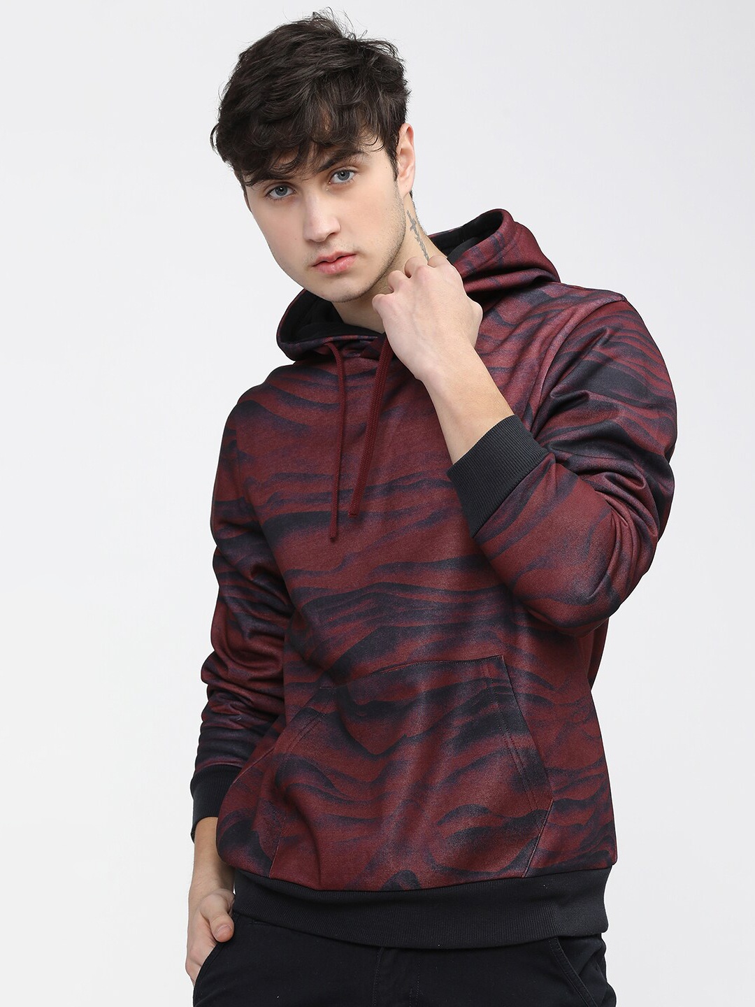 

HIGHLANDER Men Red & Black Printed Hooded Sweatshirt