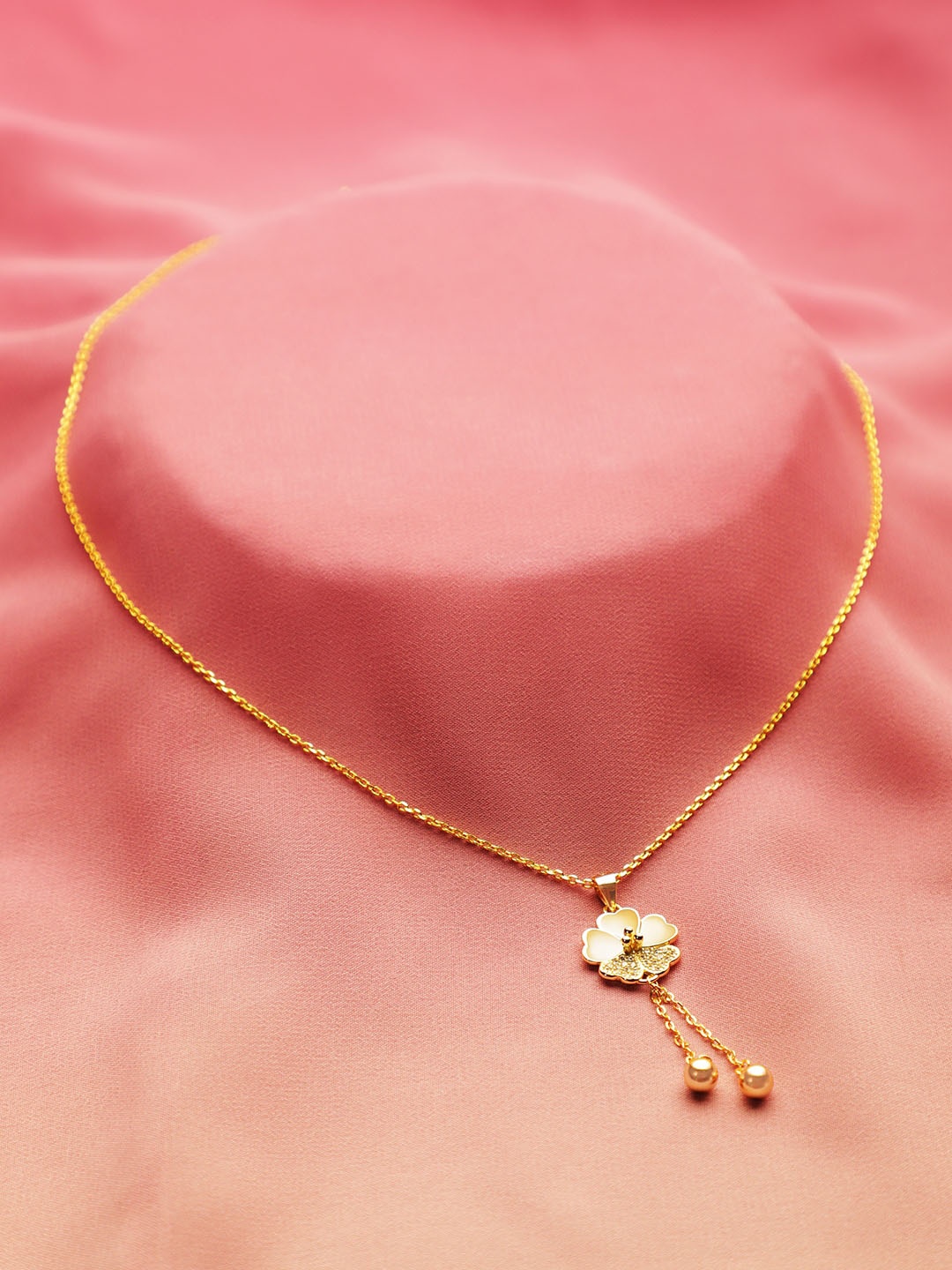 

GIVA 925 Sterling Silver 18K Gold Plated Clover Dangle Pendant with Link Chain