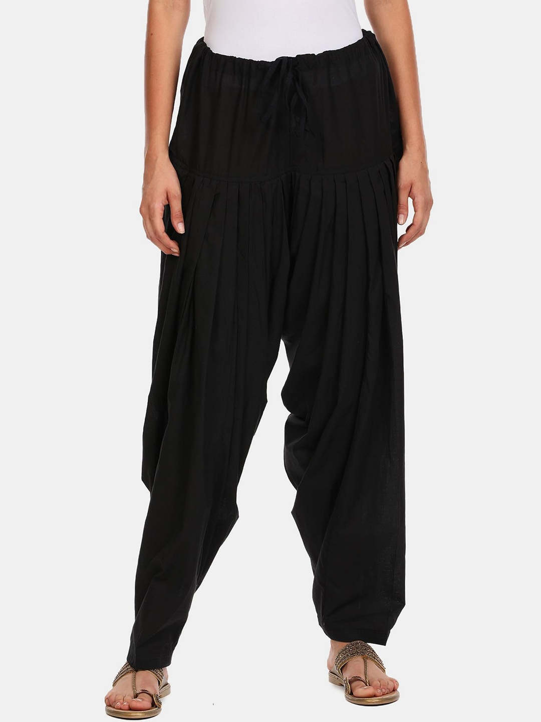 

Karigari Women Black Solid Cotton Patiala