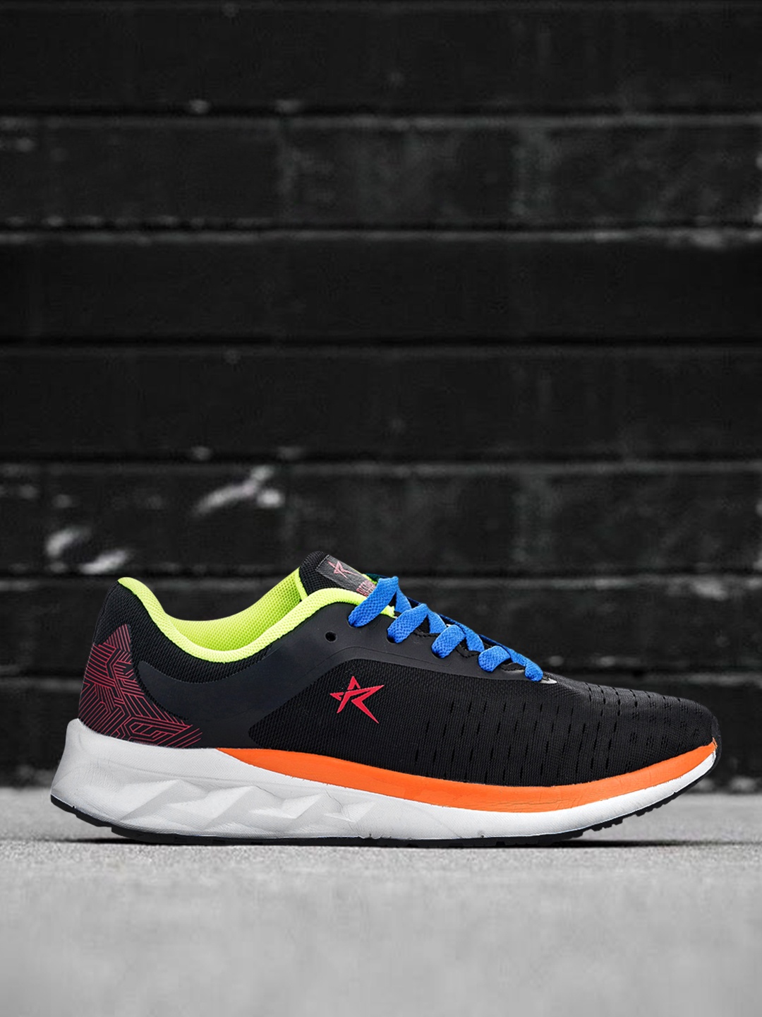 

REFOAM Men Black & Orange Mesh Running Shoes