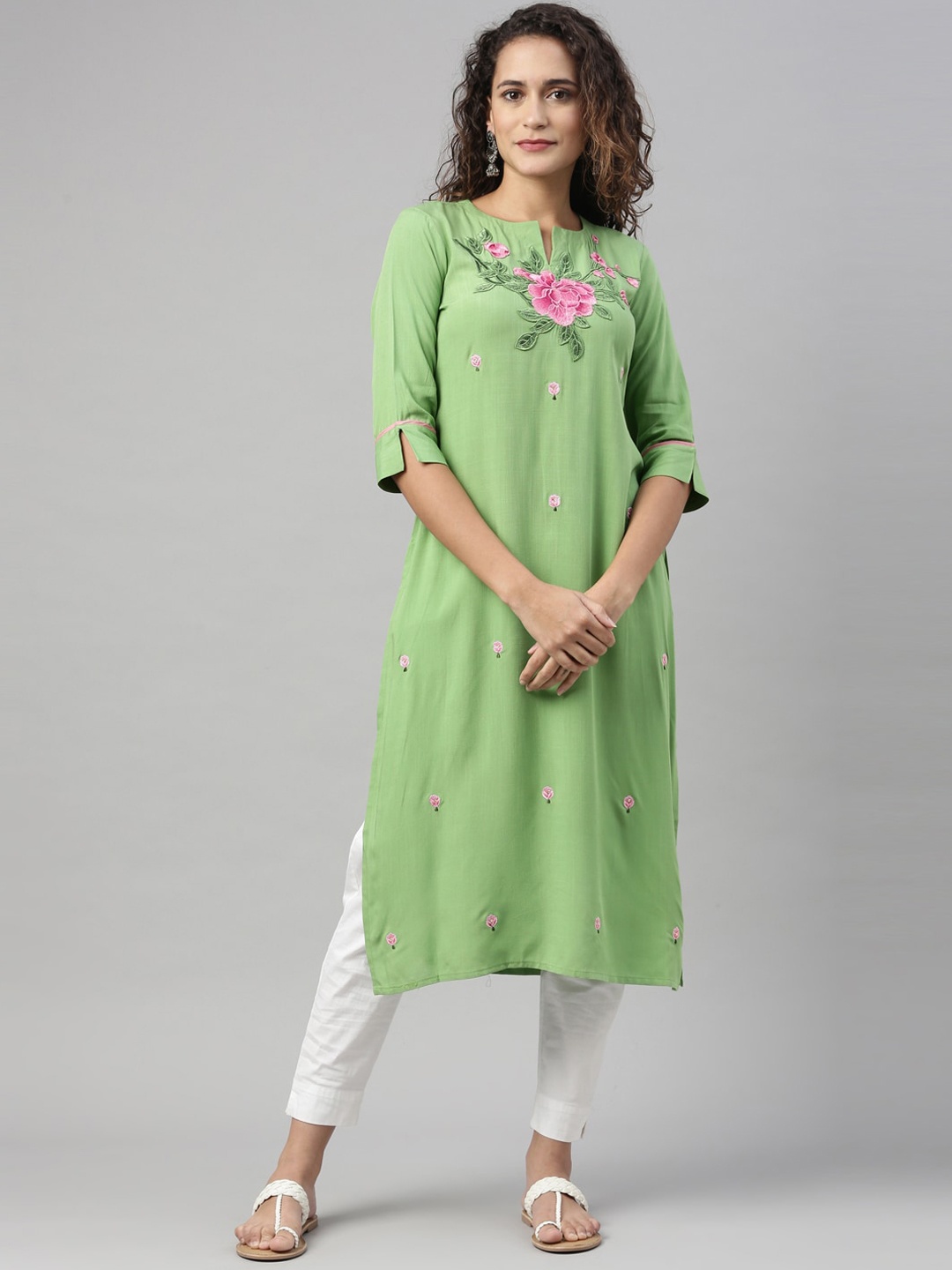 

Neerus Women Green Floral Embroidered Kurta