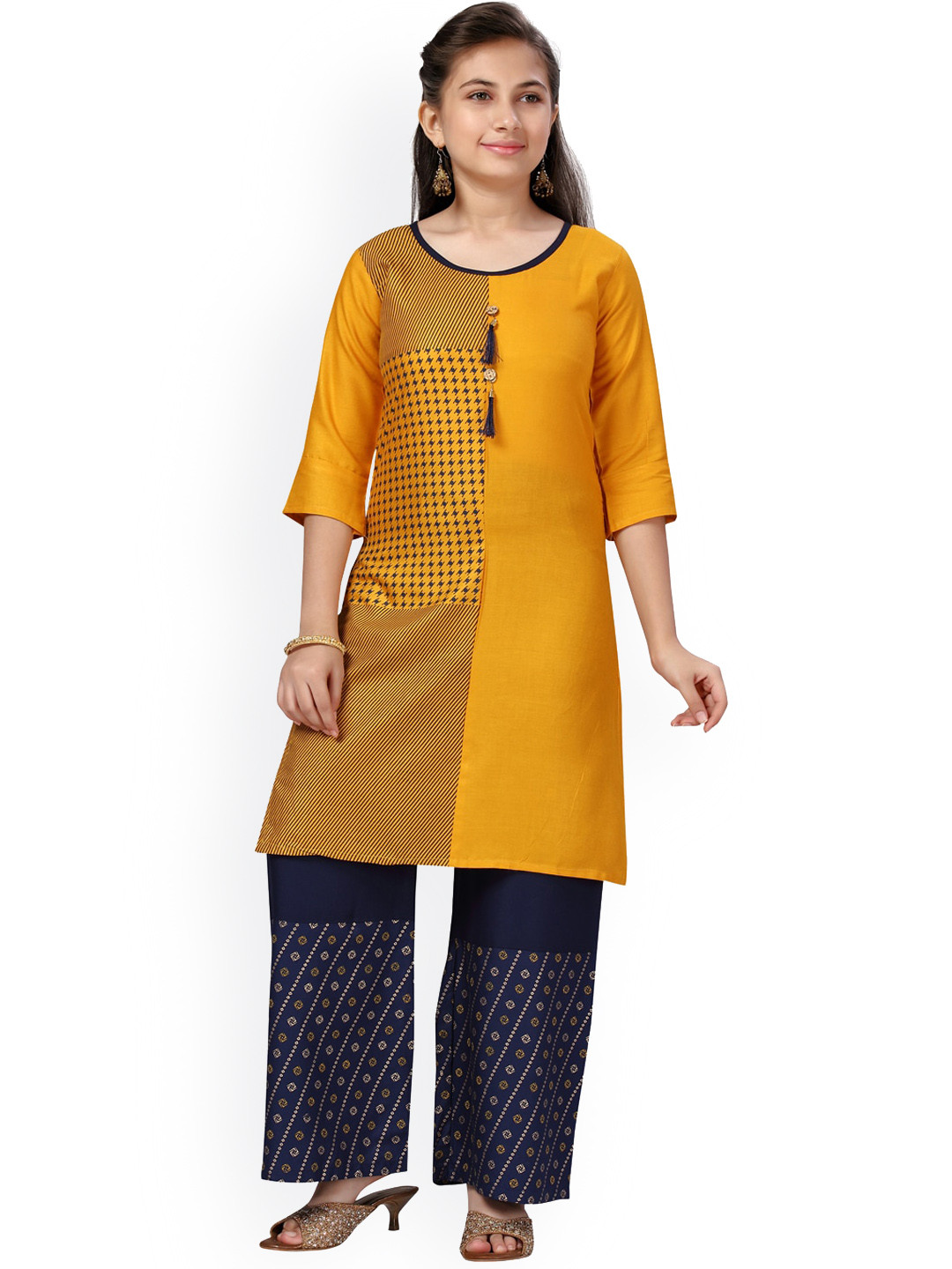 

Aarika Girls Yellow Printed Pure Cotton Kurta with Palazzos