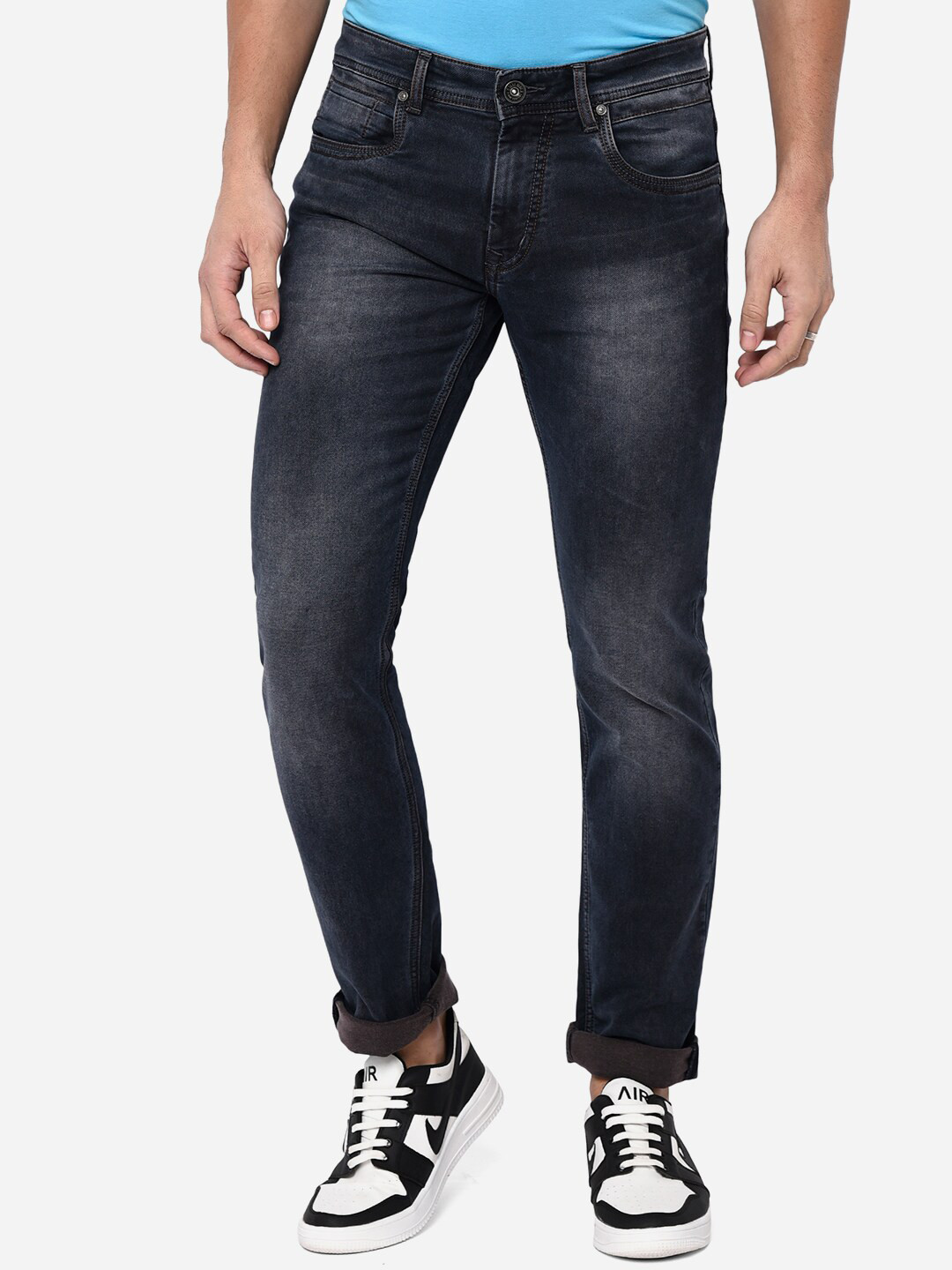 

JADE BLUE Men Black Slim Fit Mildly Distressed Heavy Fade Stretchable Jeans