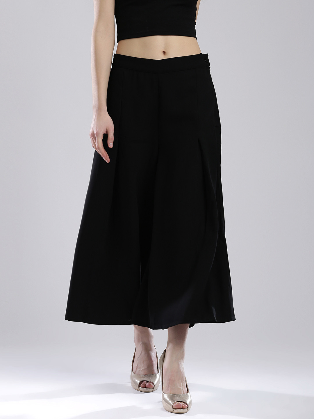 

W Women Black Solid Cropped Palazzo Trousers