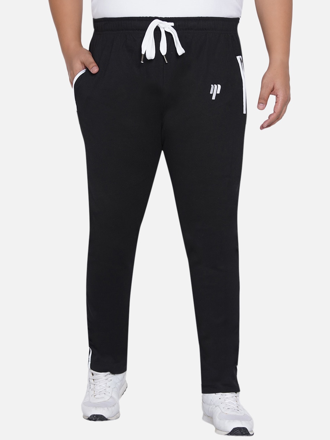 

Santonio Men Black Solid Straight Fit Cotton Track Pants