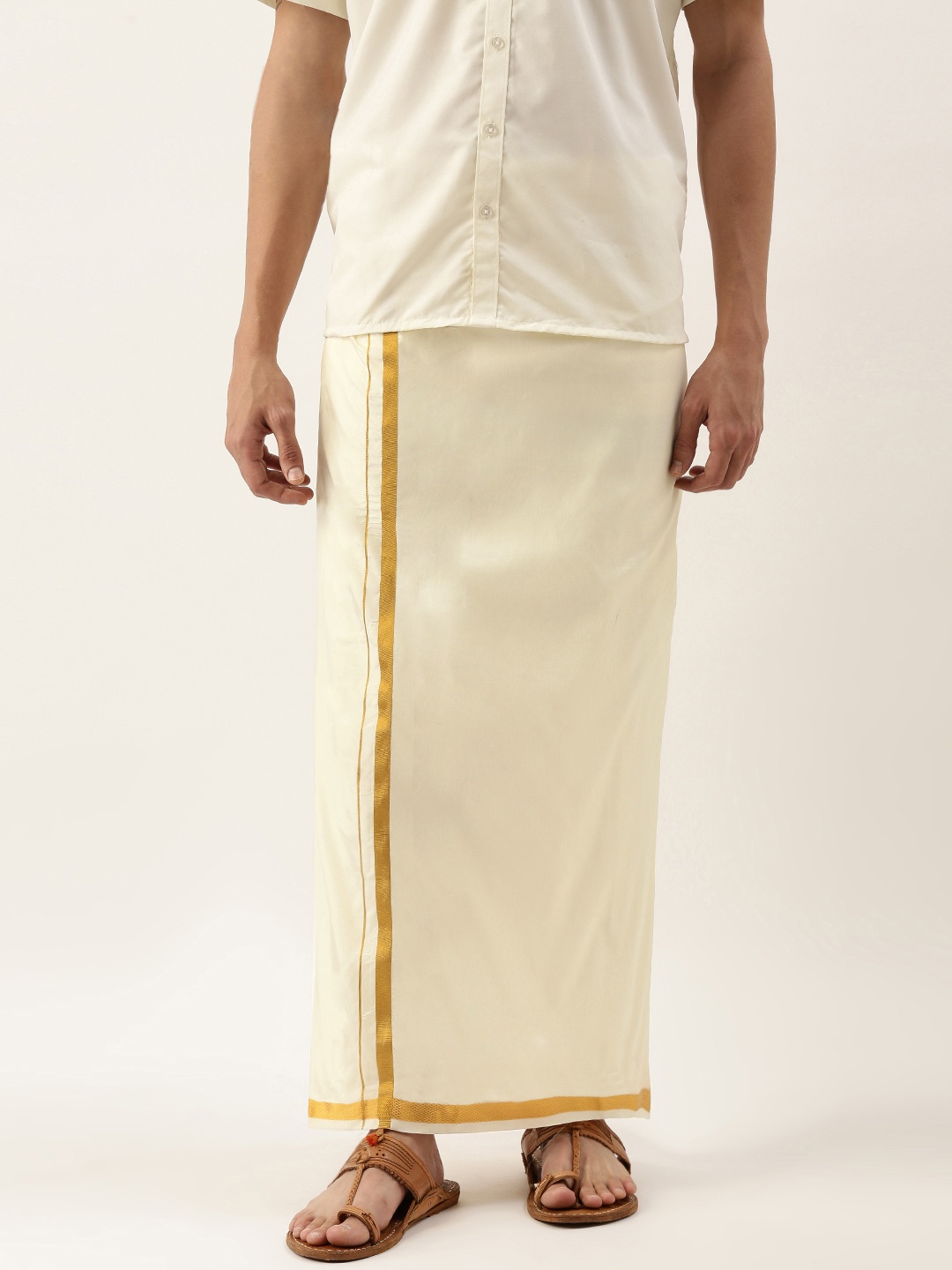 

THANGAMAGAN Men Cream-Coloured Solid Mundu