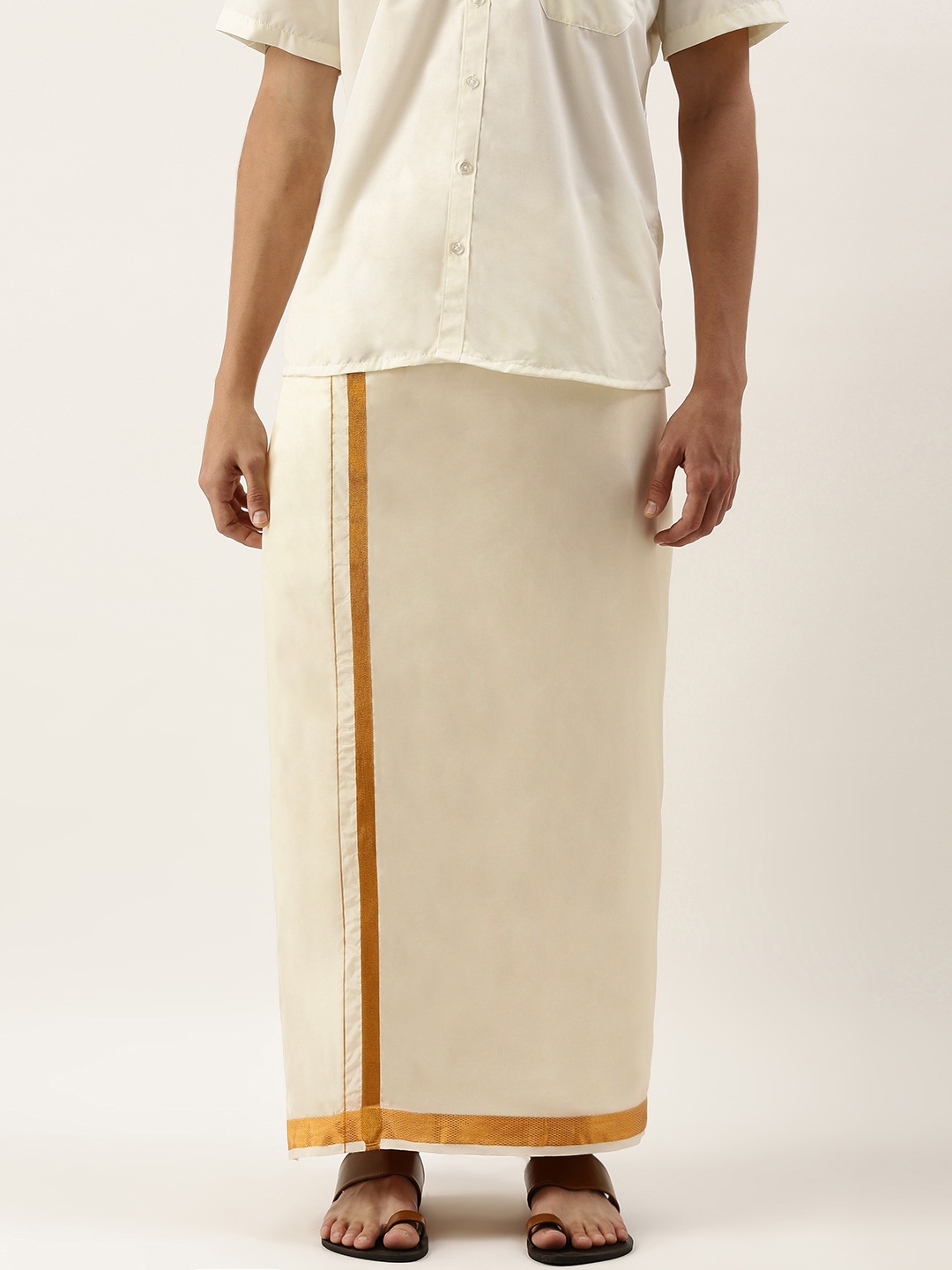 

THANGAMAGAN Men Off-White & Golden Solid Handloom Dhoti with Zari Border