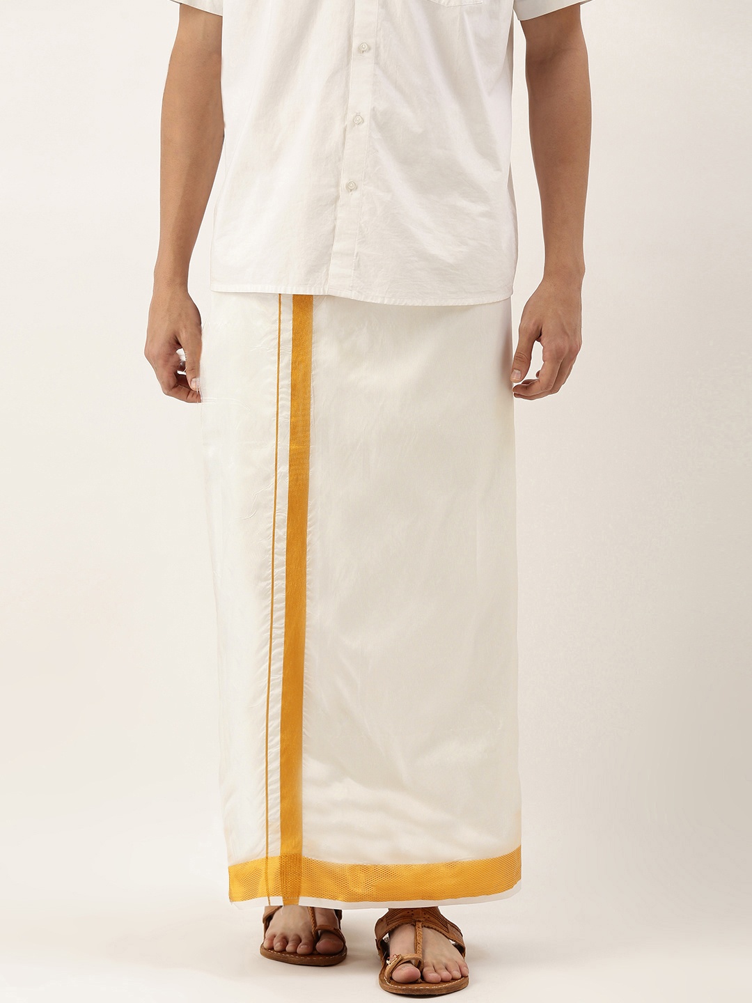 

THANGAMAGAN Men White Solid Dhoti