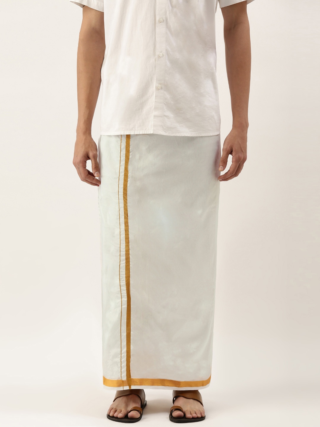 

THANGAMAGAN Men White Solid Mundu