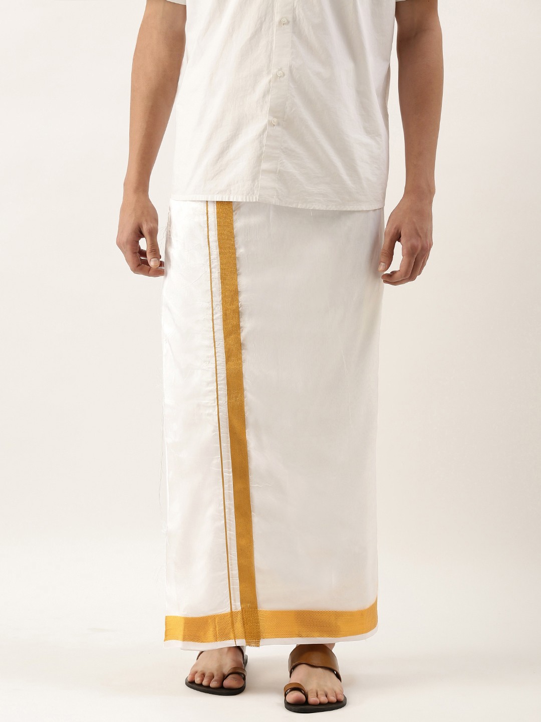 

THANGAMAGAN Men White & Golden Solid Handloom Dhoti with Zari Border