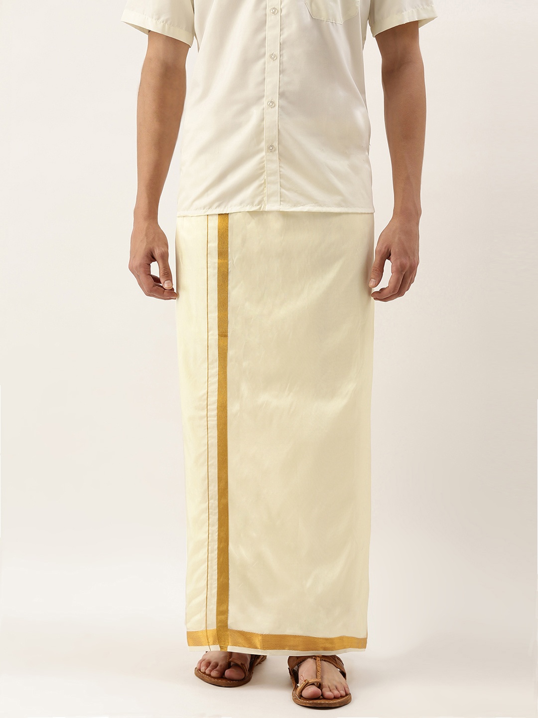 

THANGAMAGAN Men Cream-Coloured Solid Mundu