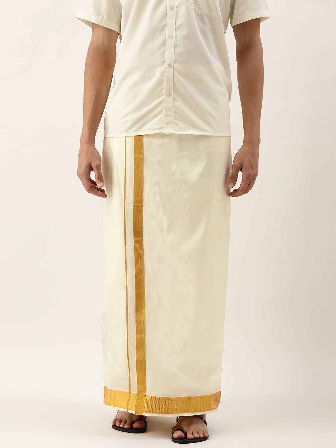 

THANGAMAGAN Men Cream-Coloured Zari Border Dhoti