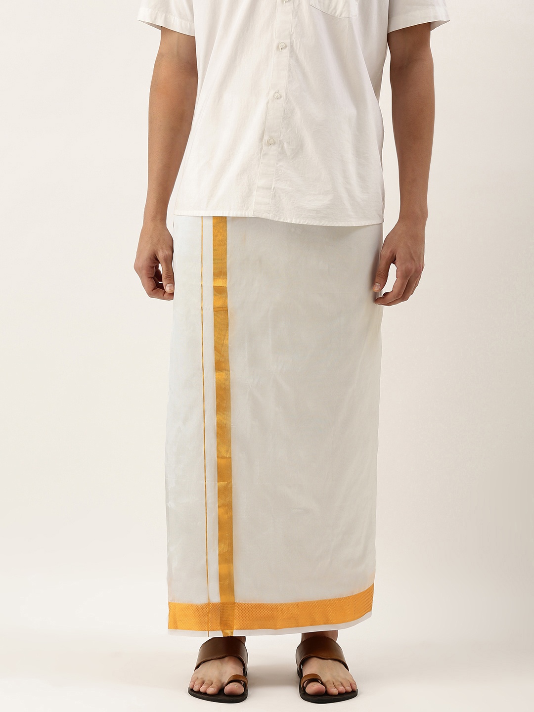 

THANGAMAGAN Men White Solid Dhoti