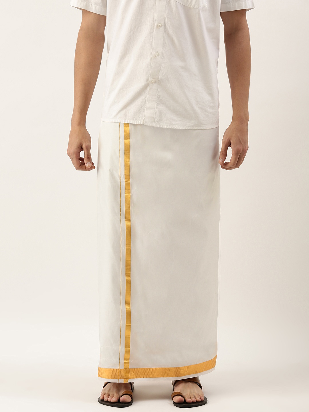 

THANGAMAGAN Men White Solid Dhoti