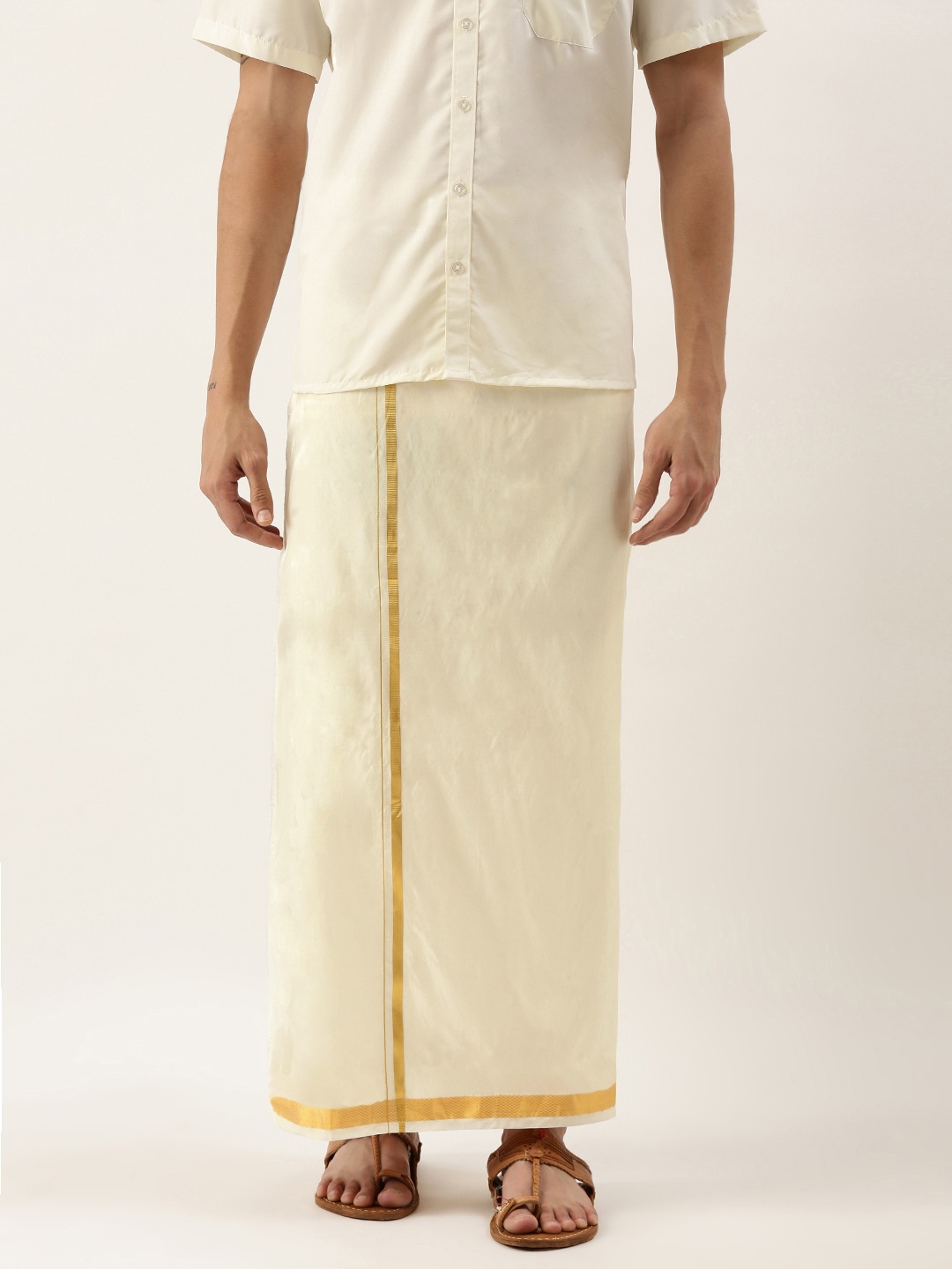 

THANGAMAGAN Men Cream-Coloured Solid Mundu