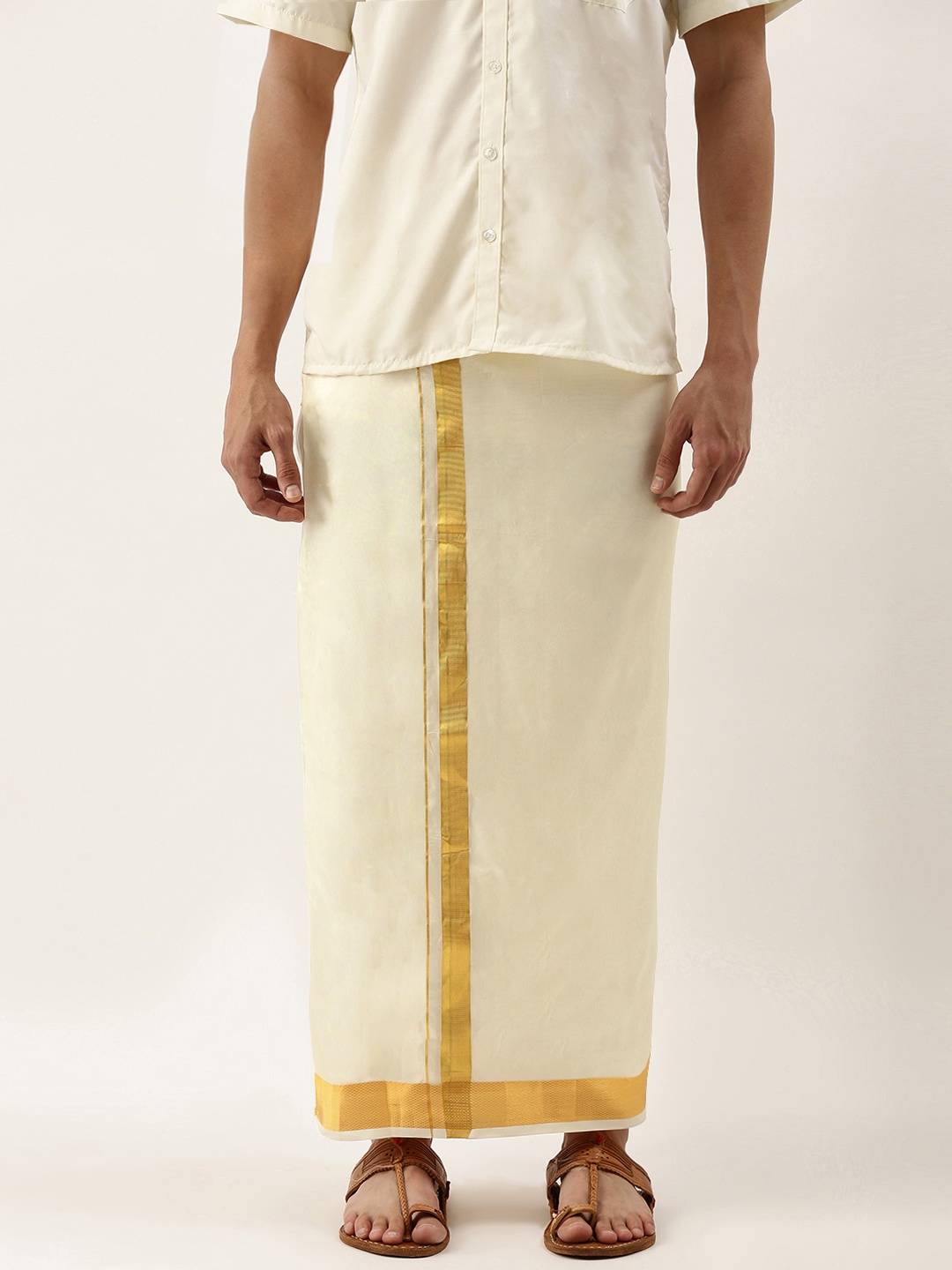 

THANGAMAGAN Men Cream-Coloured Solid Mundu