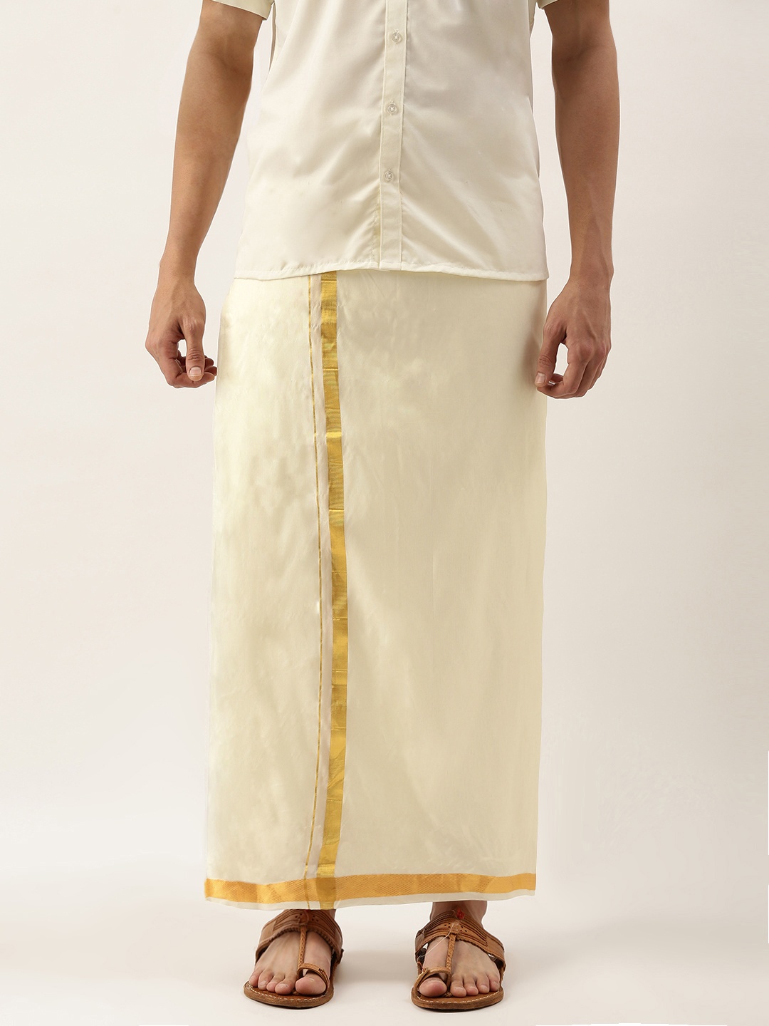 

THANGAMAGAN Men Cream-Coloured Solid Mundu