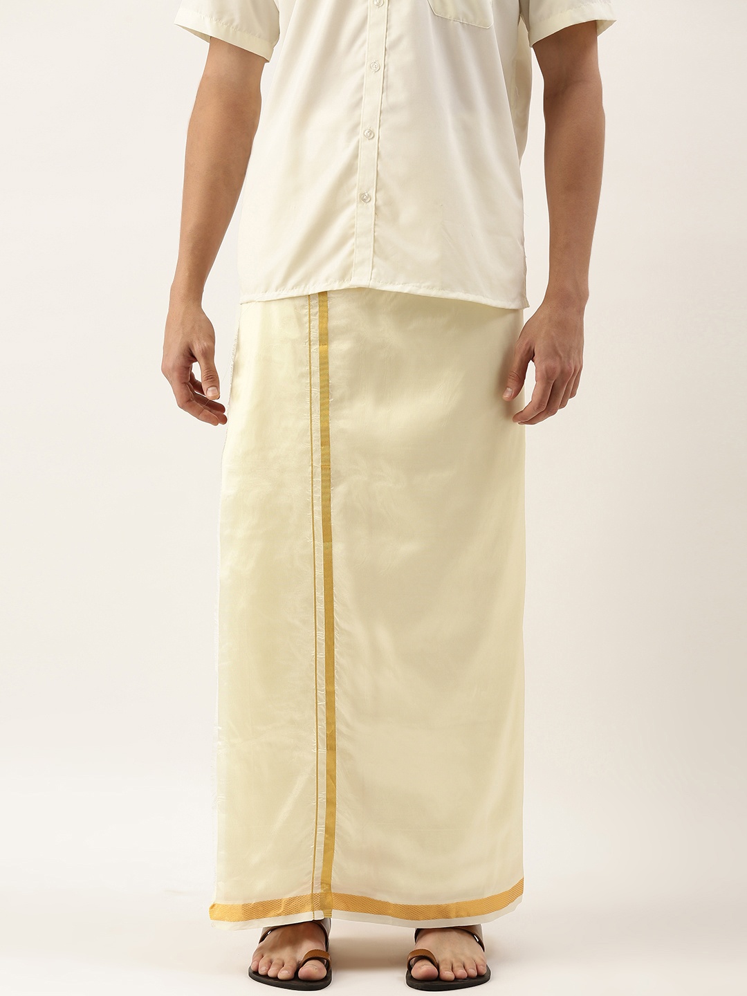 

THANGAMAGAN Men Cream-Coloured Zari Border Dhoti