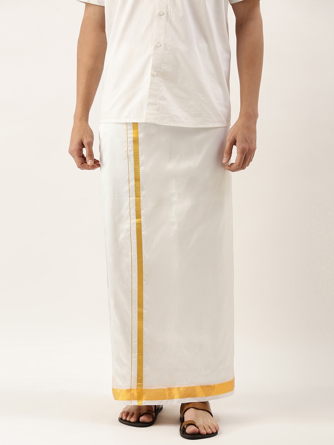 

THANGAMAGAN Men White Solid Dhoti