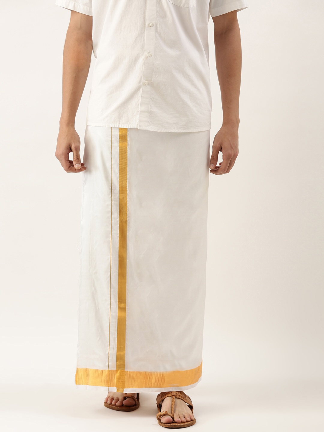 

THANGAMAGAN Men White Solid Dhoti
