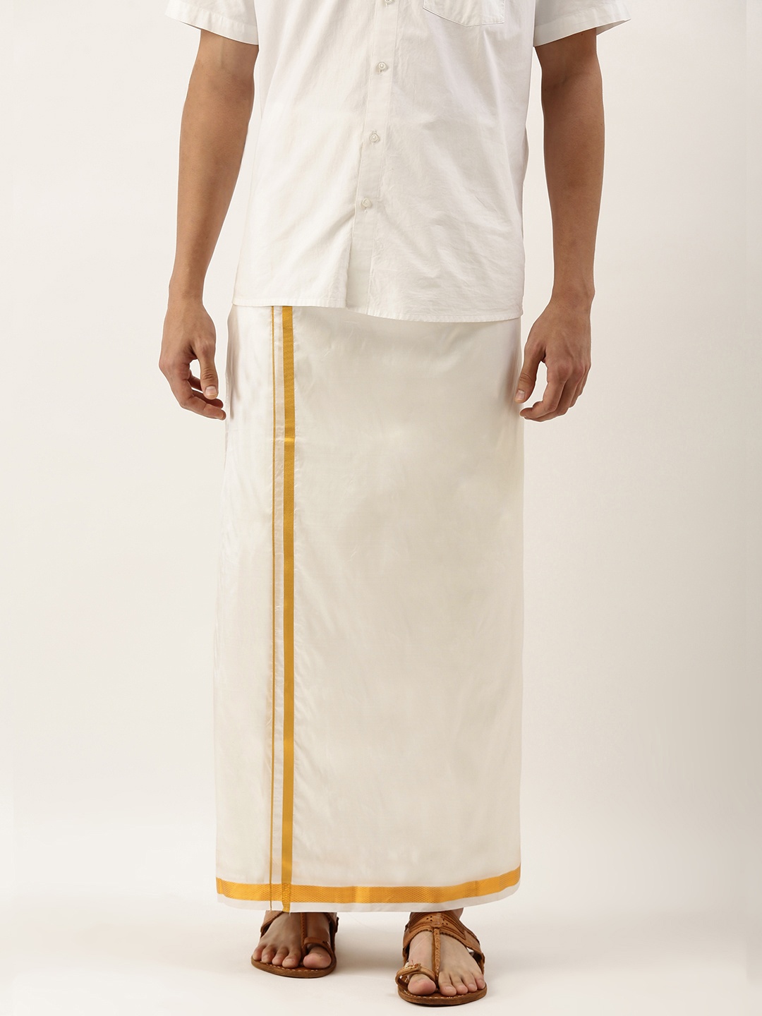 

THANGAMAGAN Men White Solid Dhoti